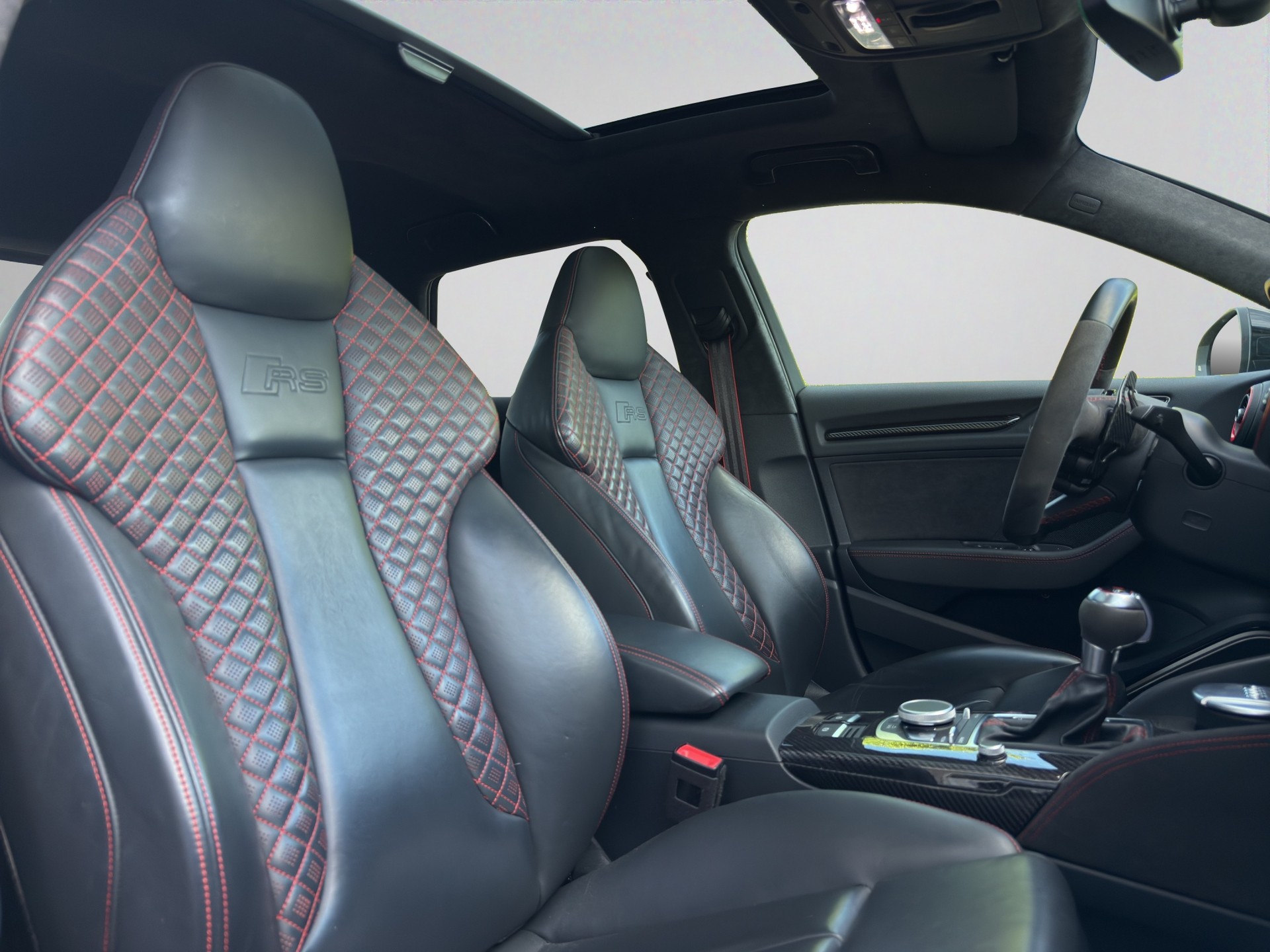 AUDI RS3 Sportback 2.5 TSI quattro S-tronic-image-11