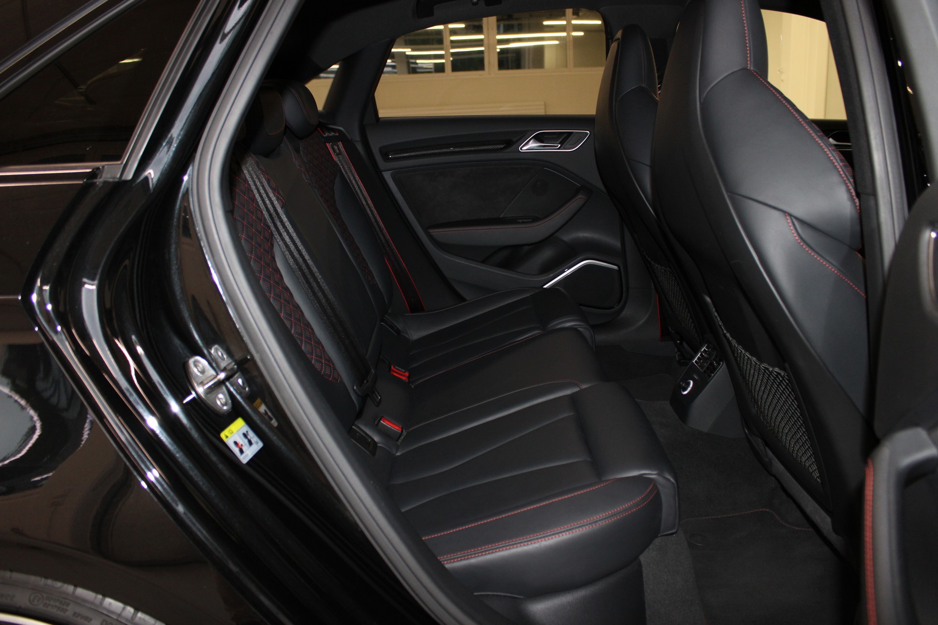 AUDI RS3 Limousine 2.5 TSI quattro S-tronic-image-19