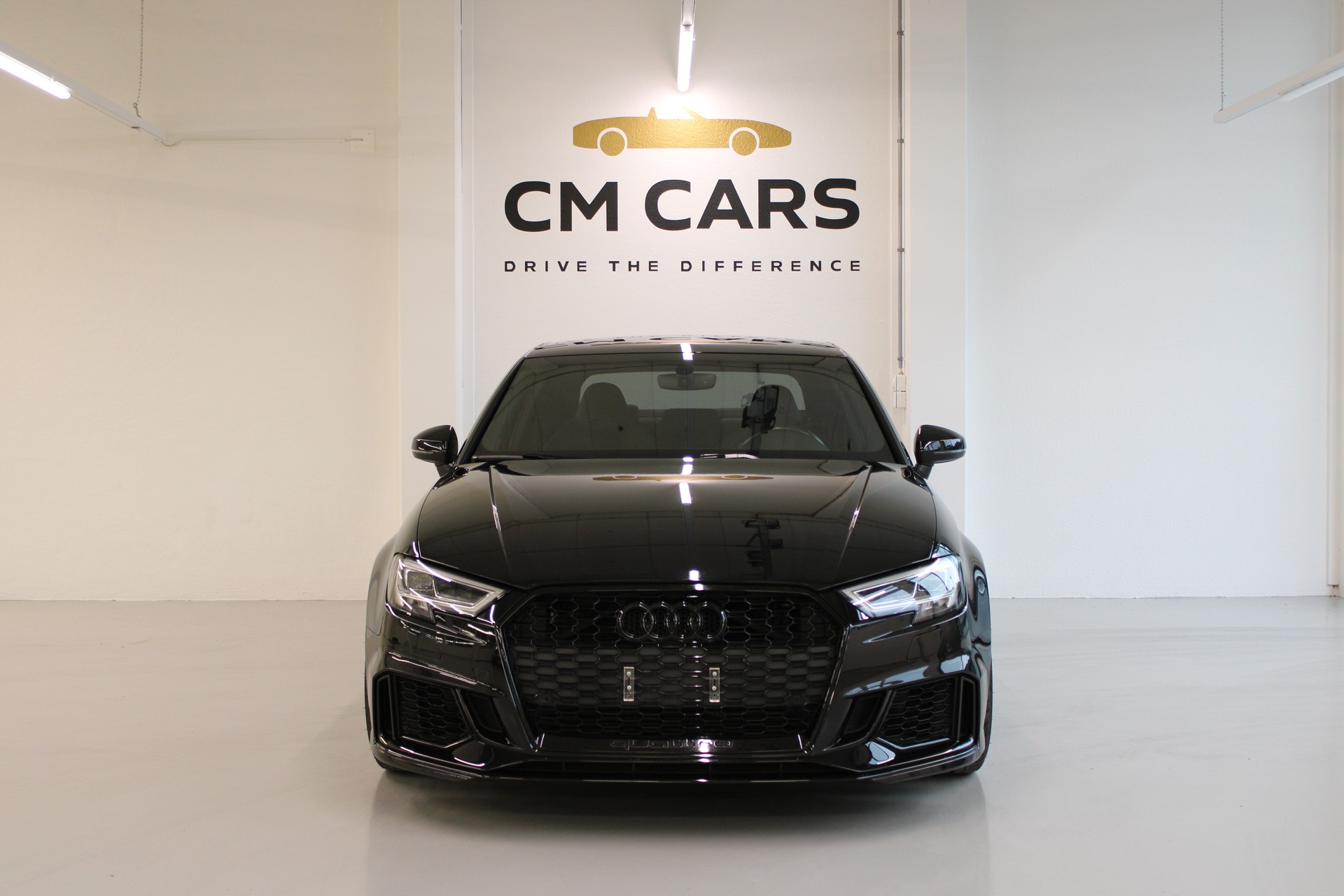 AUDI RS3 Limousine 2.5 TSI quattro S-tronic-image-4
