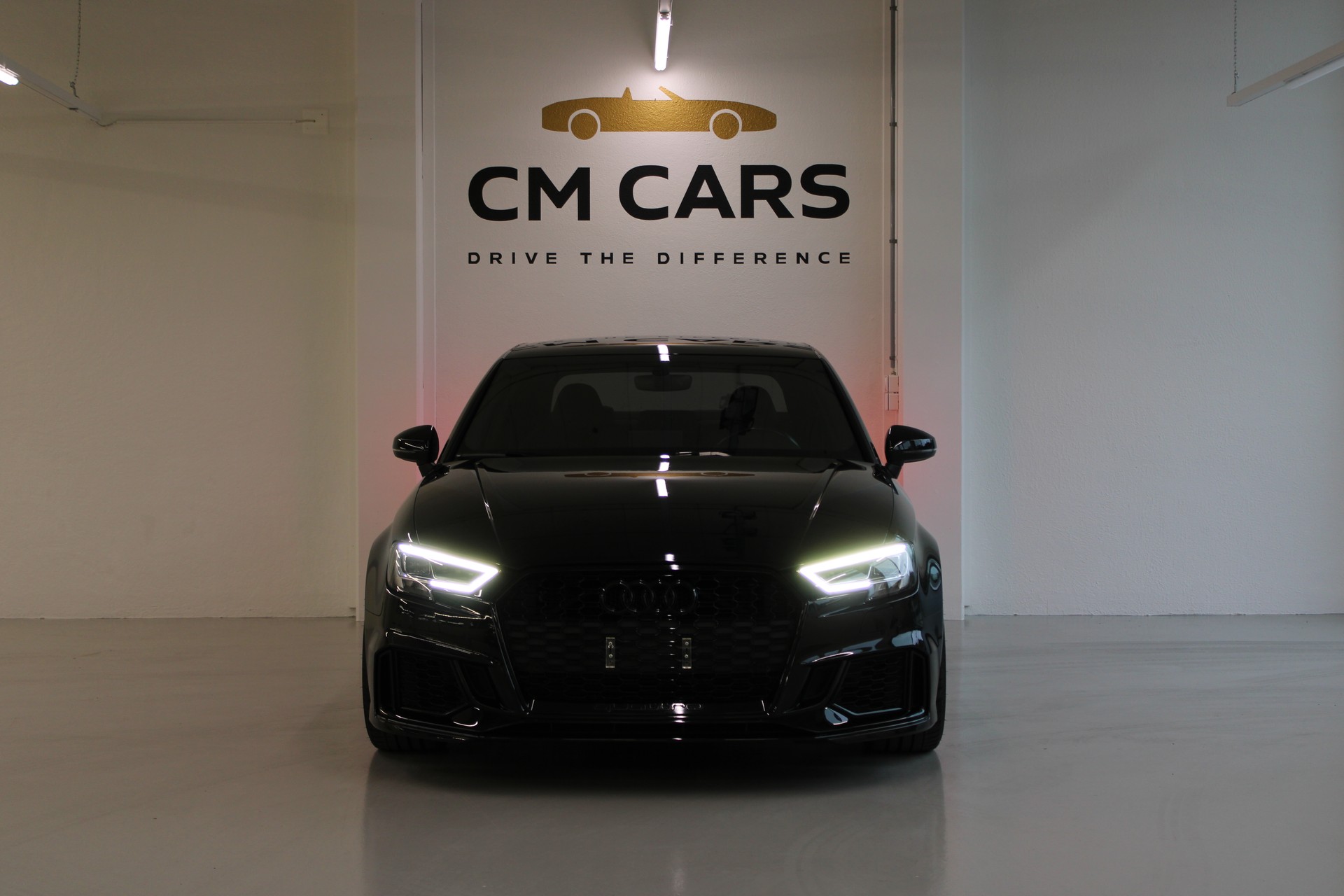 AUDI RS3 Limousine 2.5 TSI quattro S-tronic-image-1
