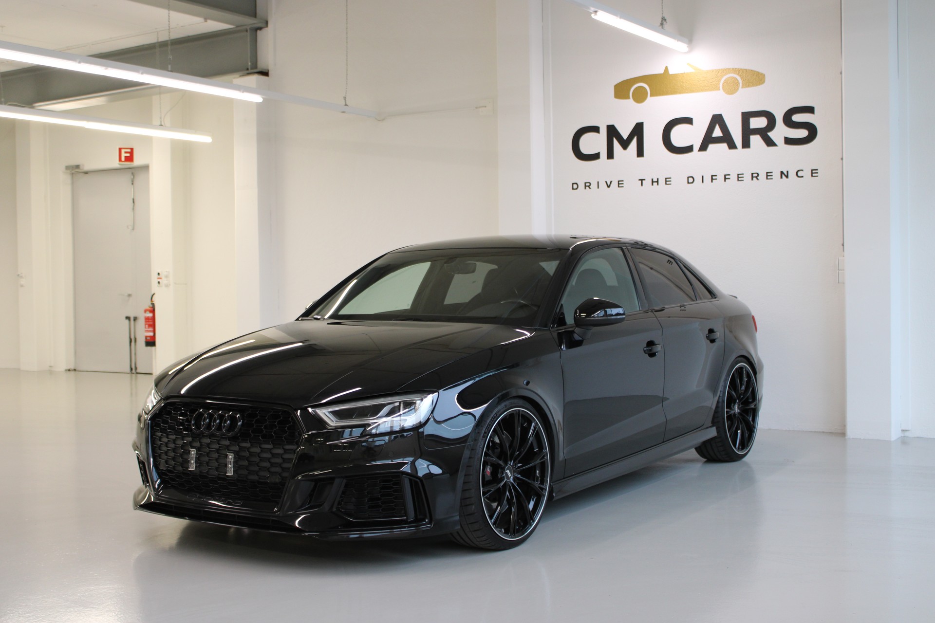 AUDI RS3 Limousine 2.5 TSI quattro S-tronic-image-0