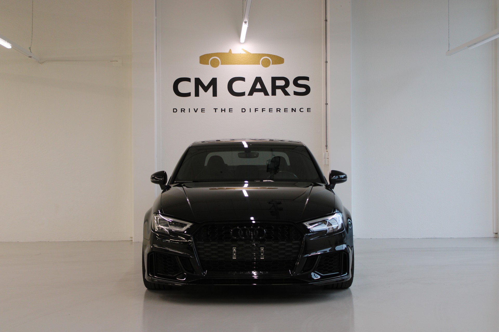 AUDI RS3 Limousine 2.5 TSI quattro S-tronic-image-2