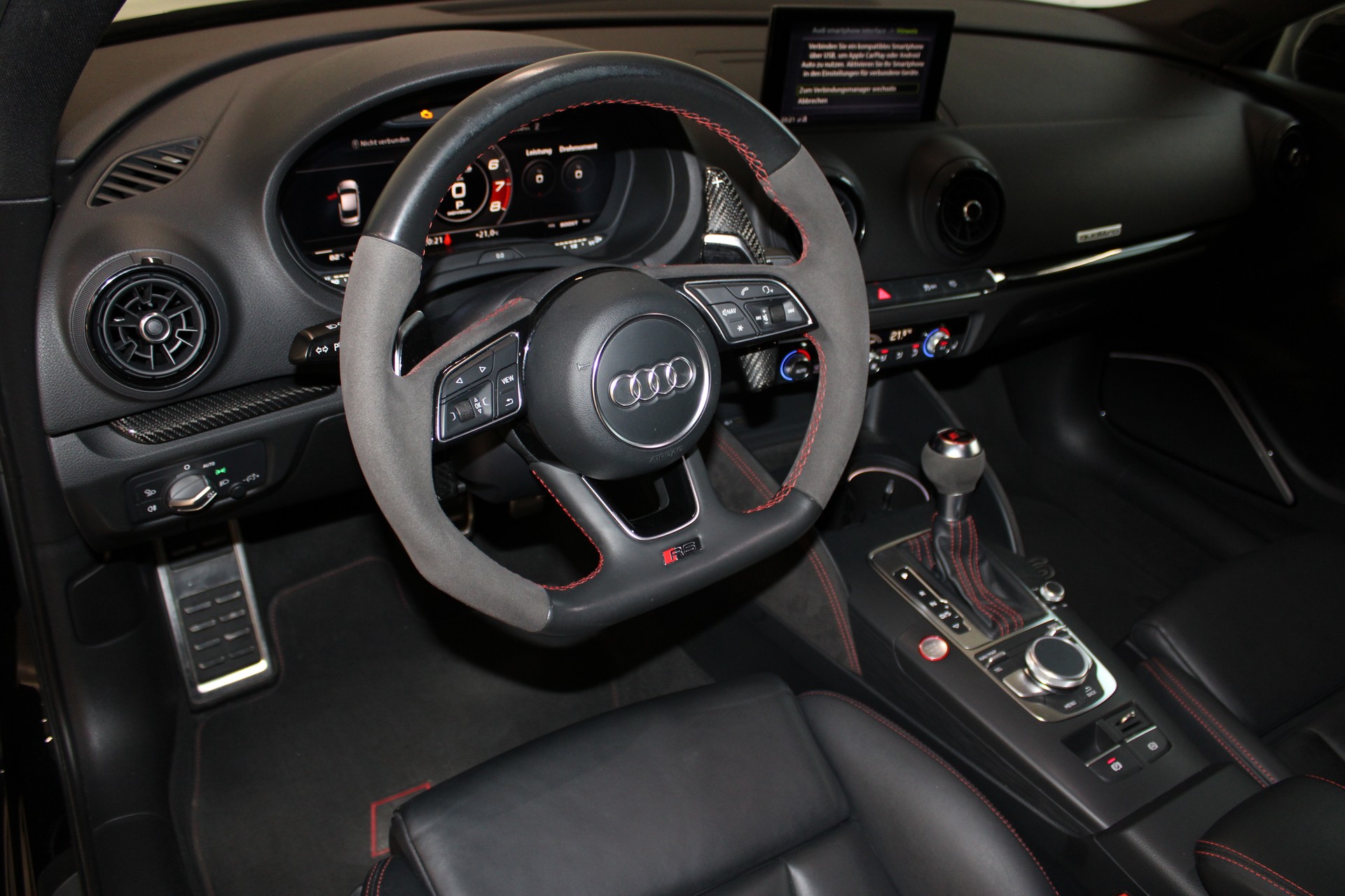 AUDI RS3 Limousine 2.5 TSI quattro S-tronic-image-9