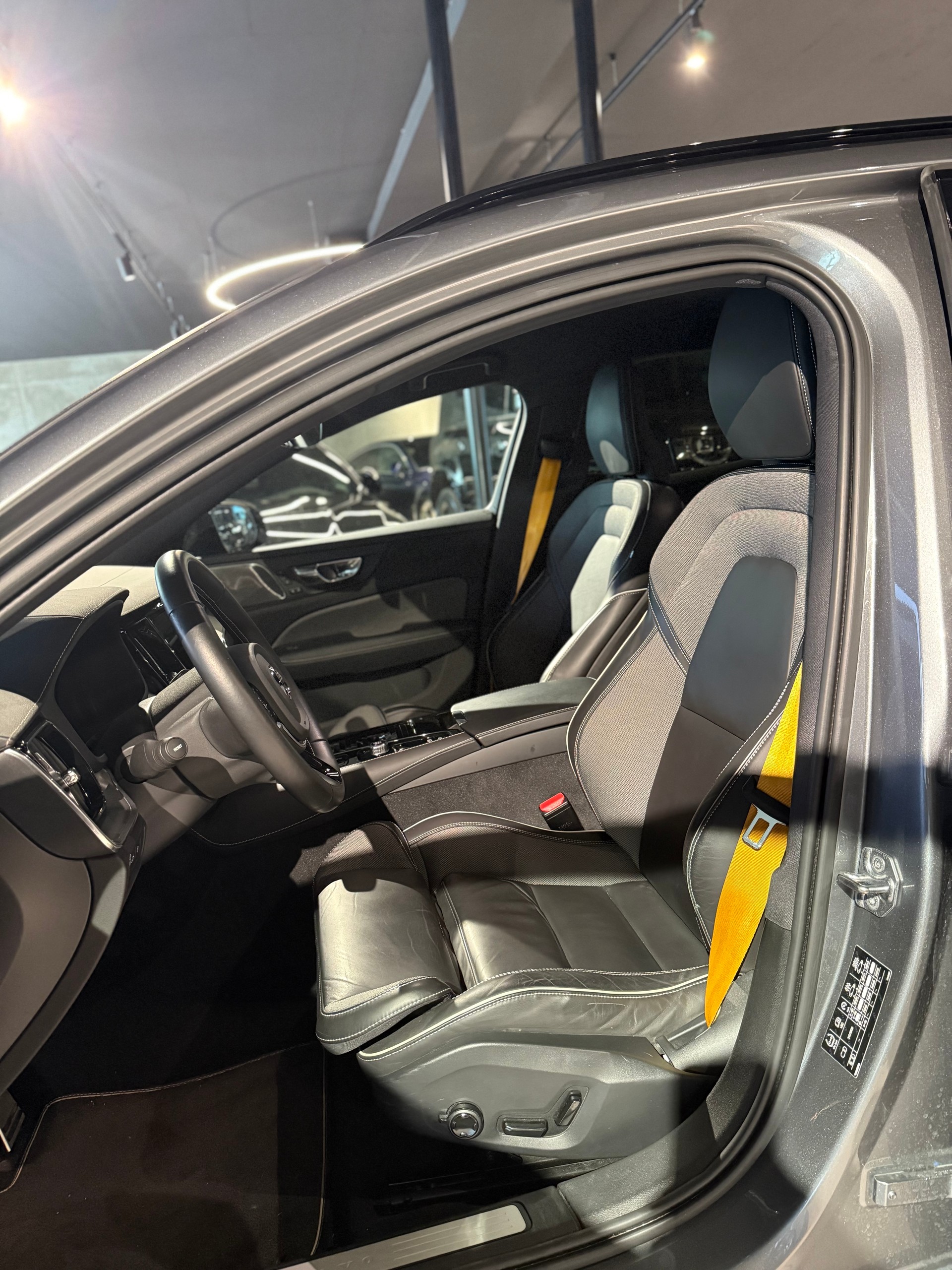 VOLVO T8 Polestar-image-5