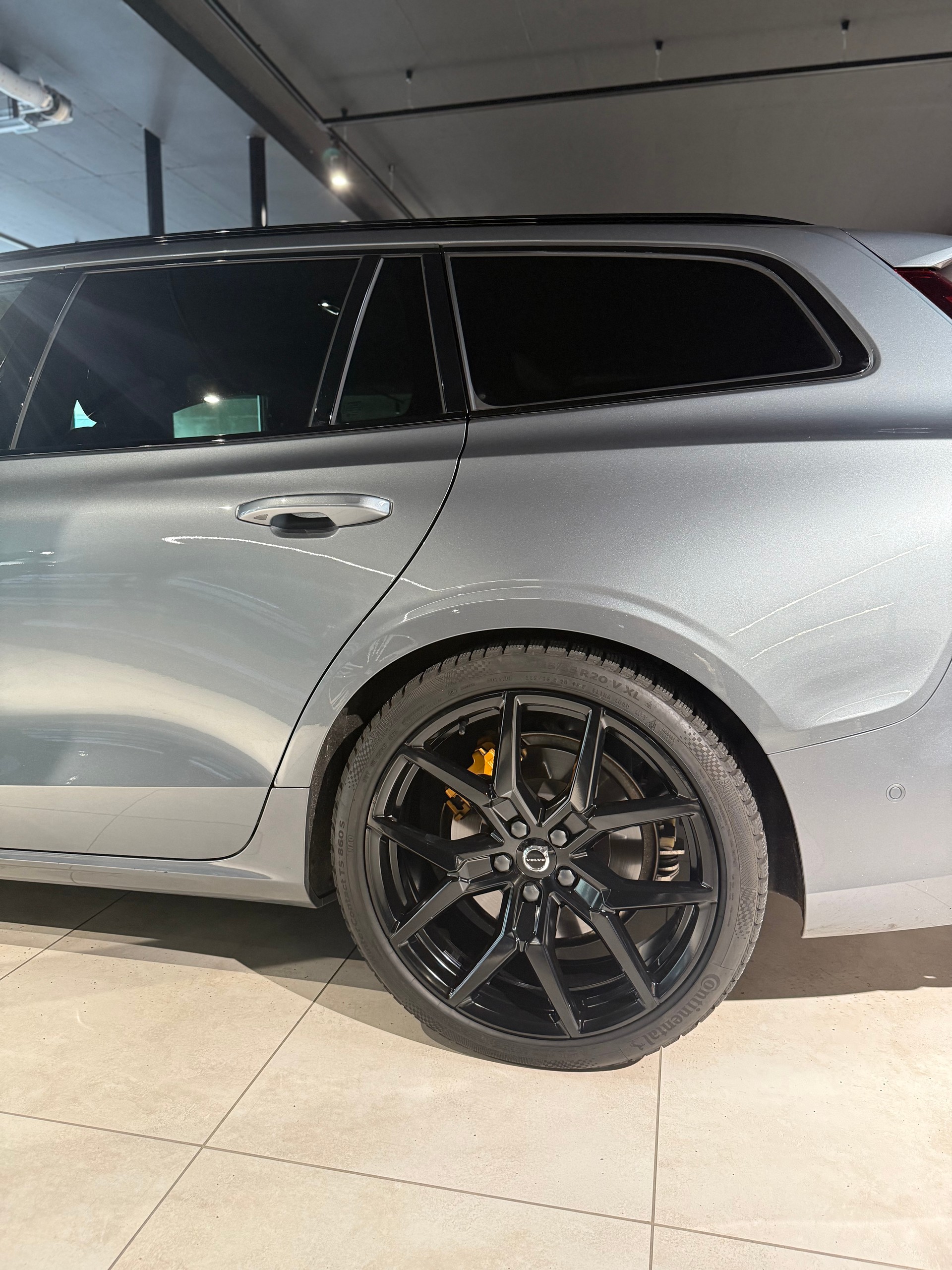 VOLVO T8 Polestar-image-4