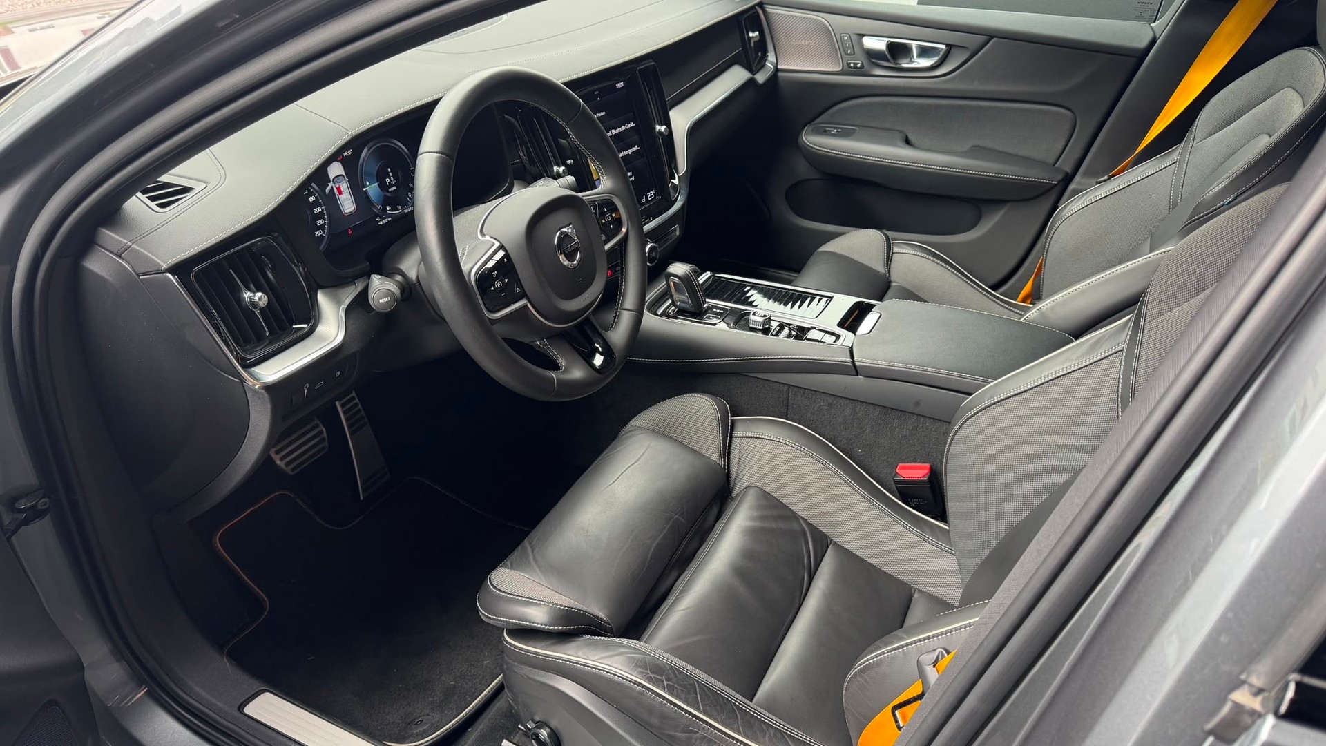 VOLVO T8 Polestar-image-6