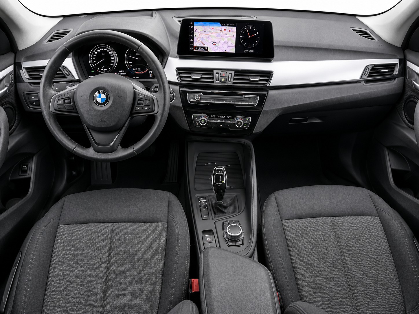 BMW X1 18d xDrive CH FAHRZEUG-image-7