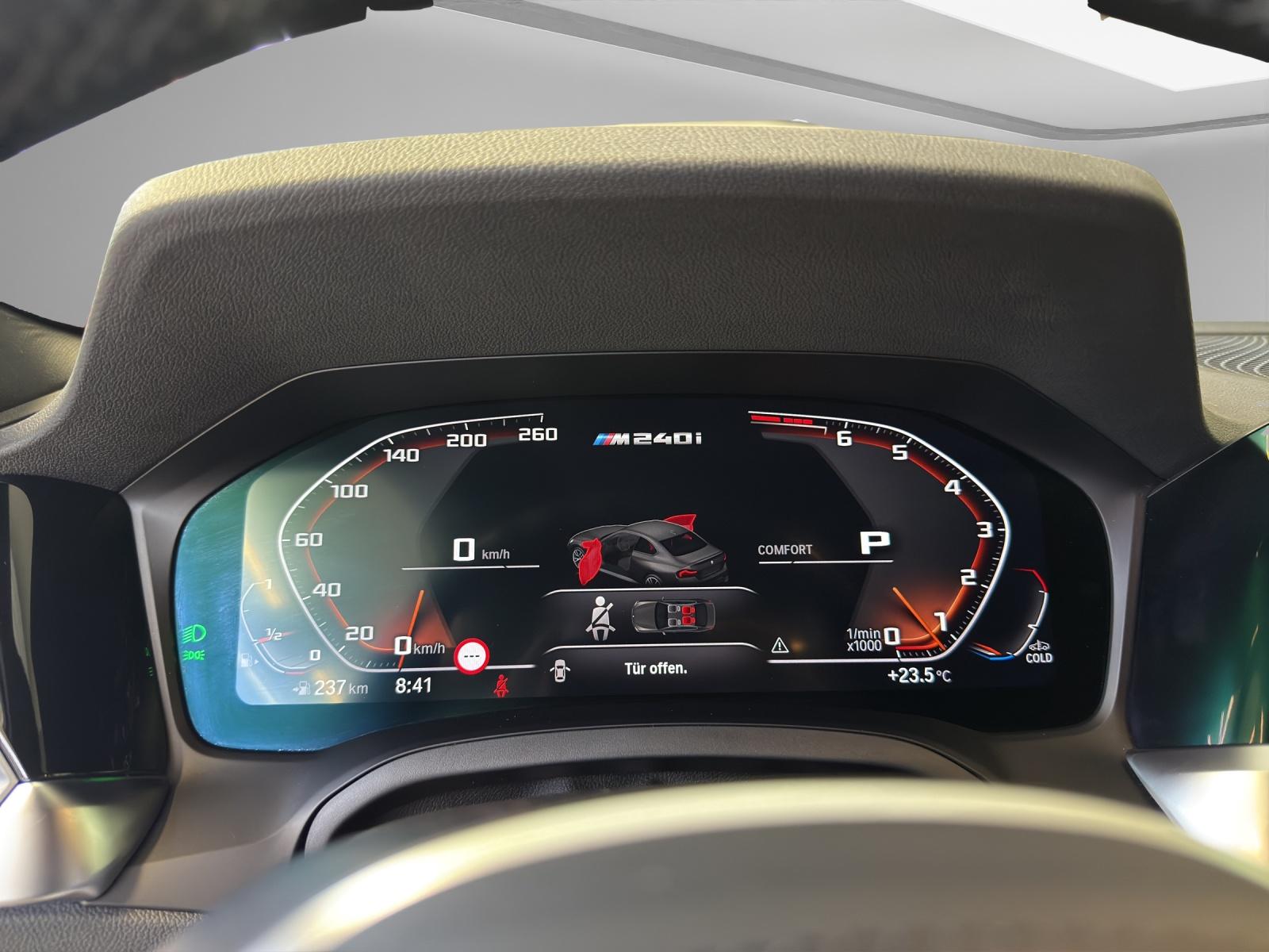 BMW M240i xDrive Coupé-image-12