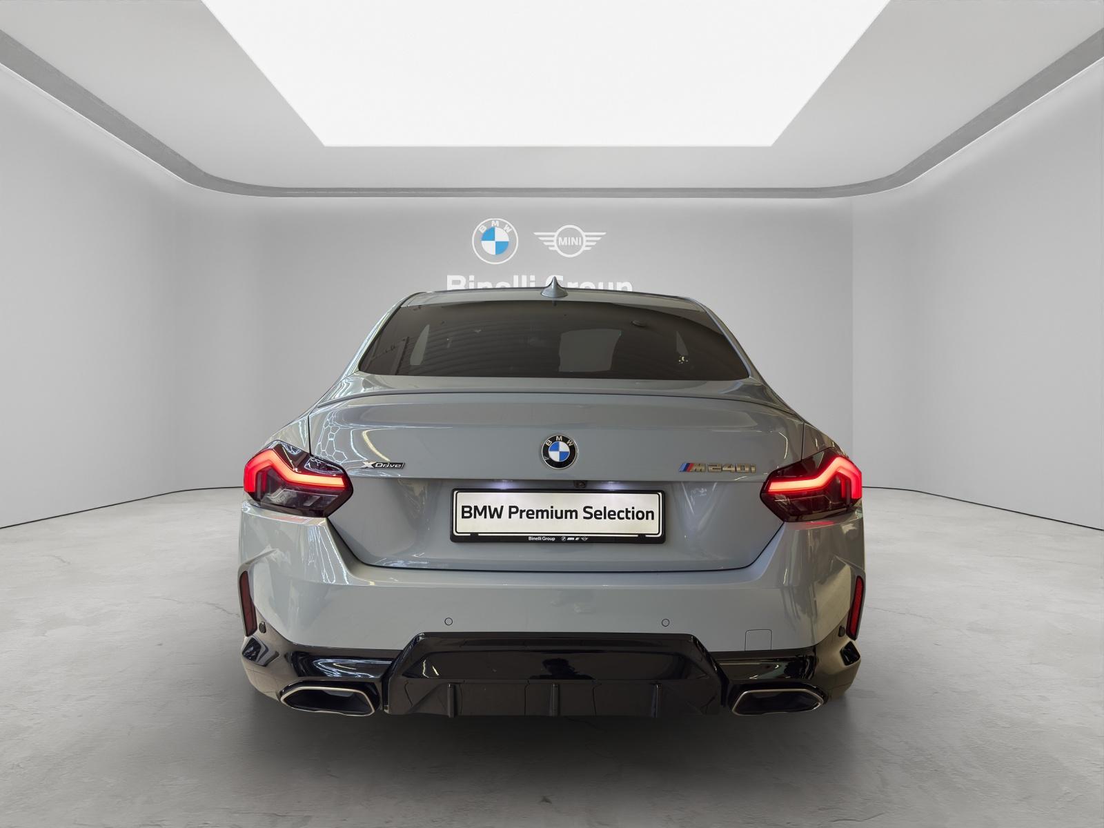 BMW M240i xDrive Coupé-image-3