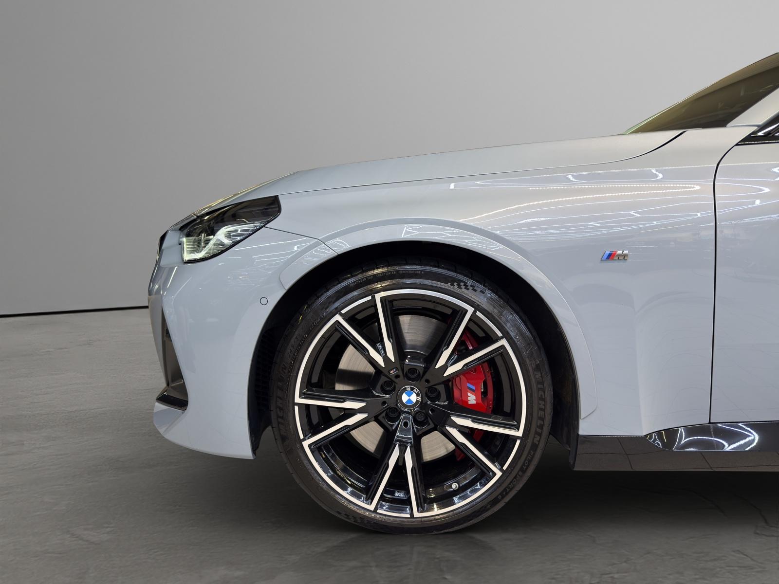 BMW M240i xDrive Coupé-image-16