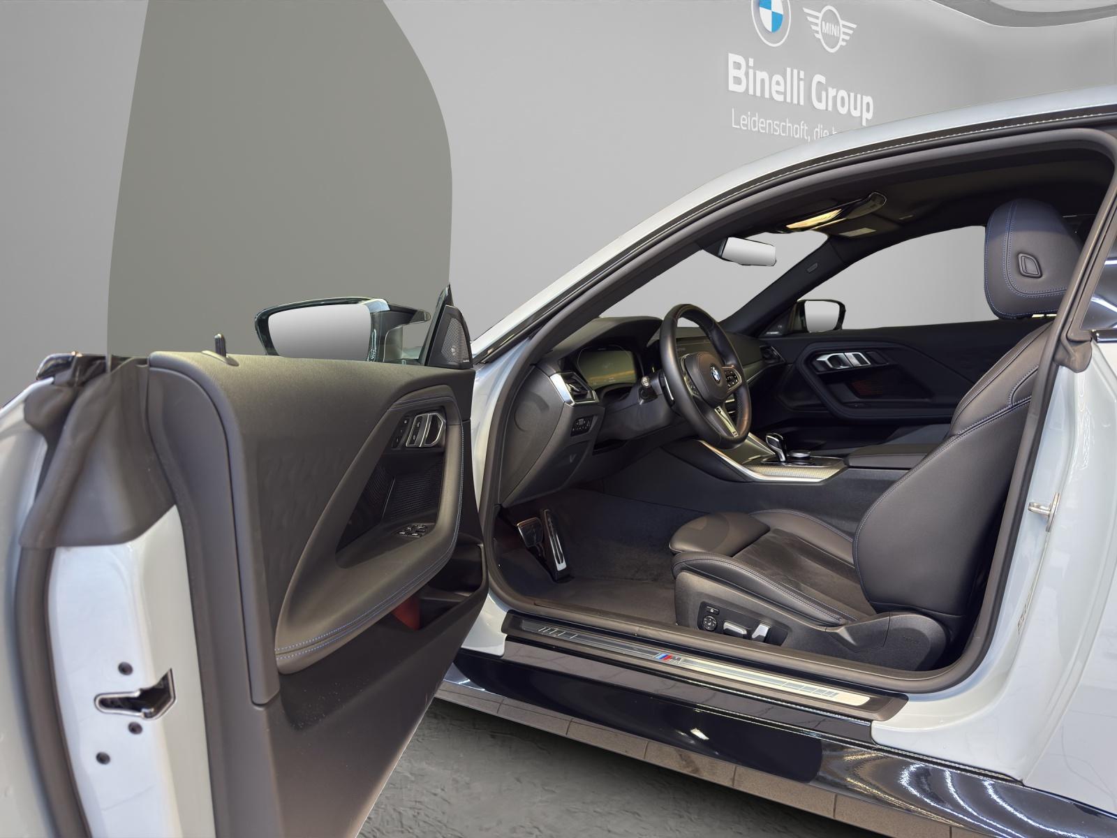 BMW M240i xDrive Coupé-image-10