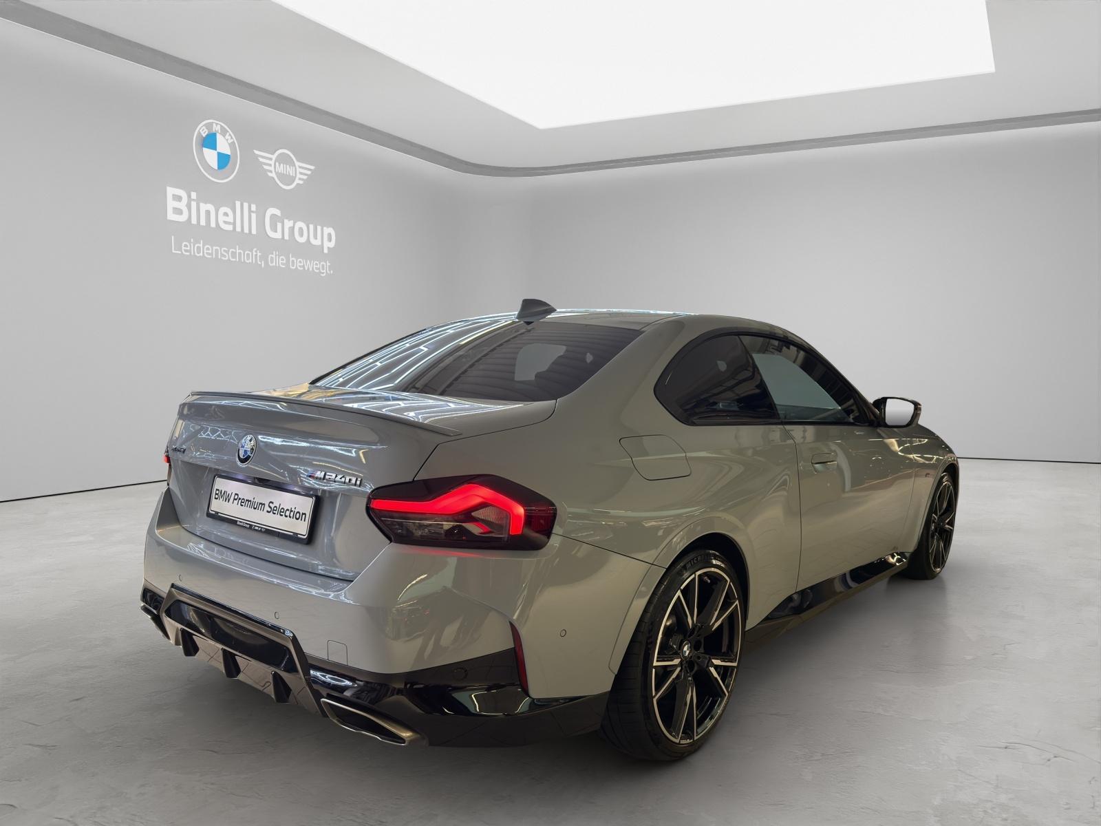 BMW M240i xDrive Coupé-image-4