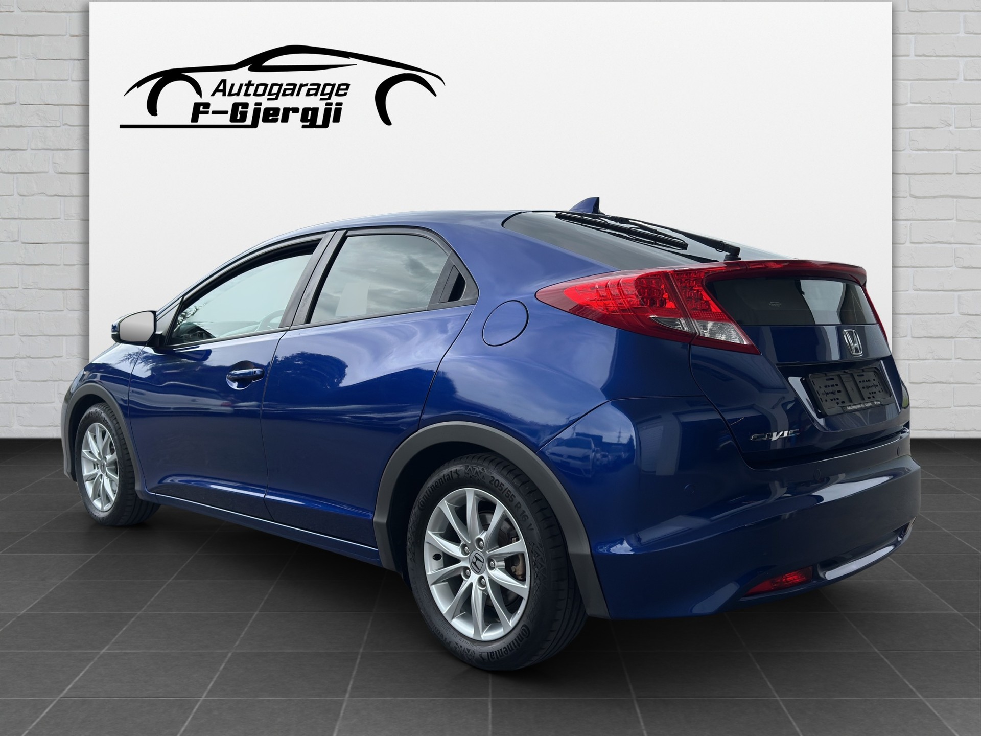 HONDA Civic 1.8i Comfort-showroom-element-3