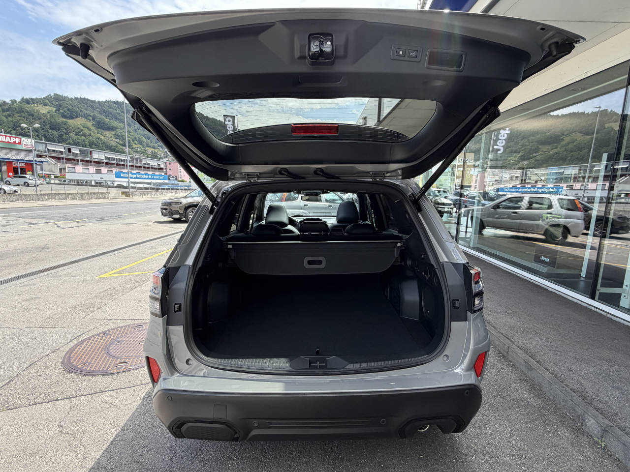 SUBARU Forester Station 2.0i e-Boxer Luxury-image-5