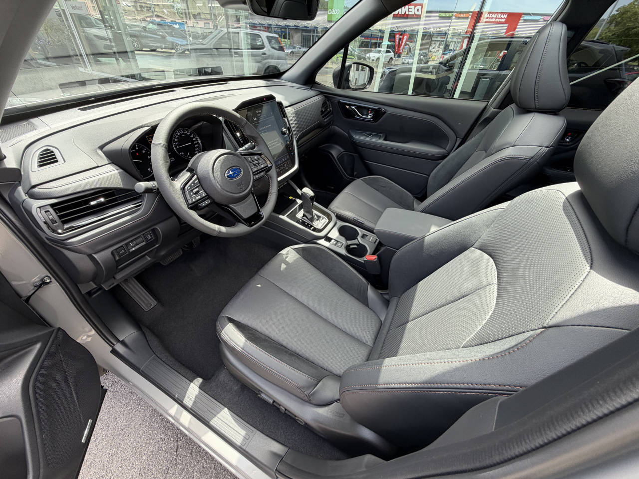 SUBARU Forester Station 2.0i e-Boxer Luxury-image-8