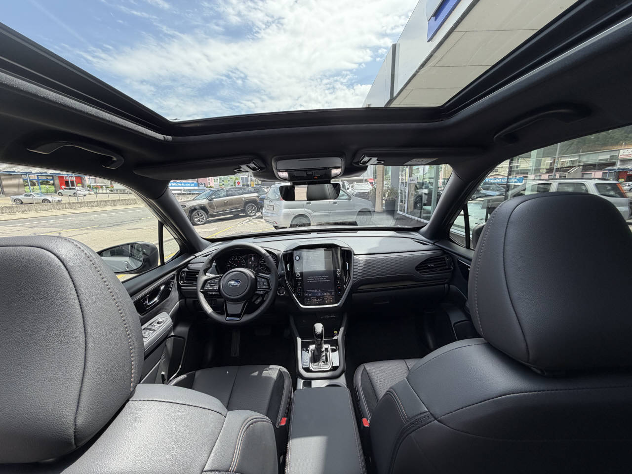 SUBARU Forester Station 2.0i e-Boxer Luxury-image-7