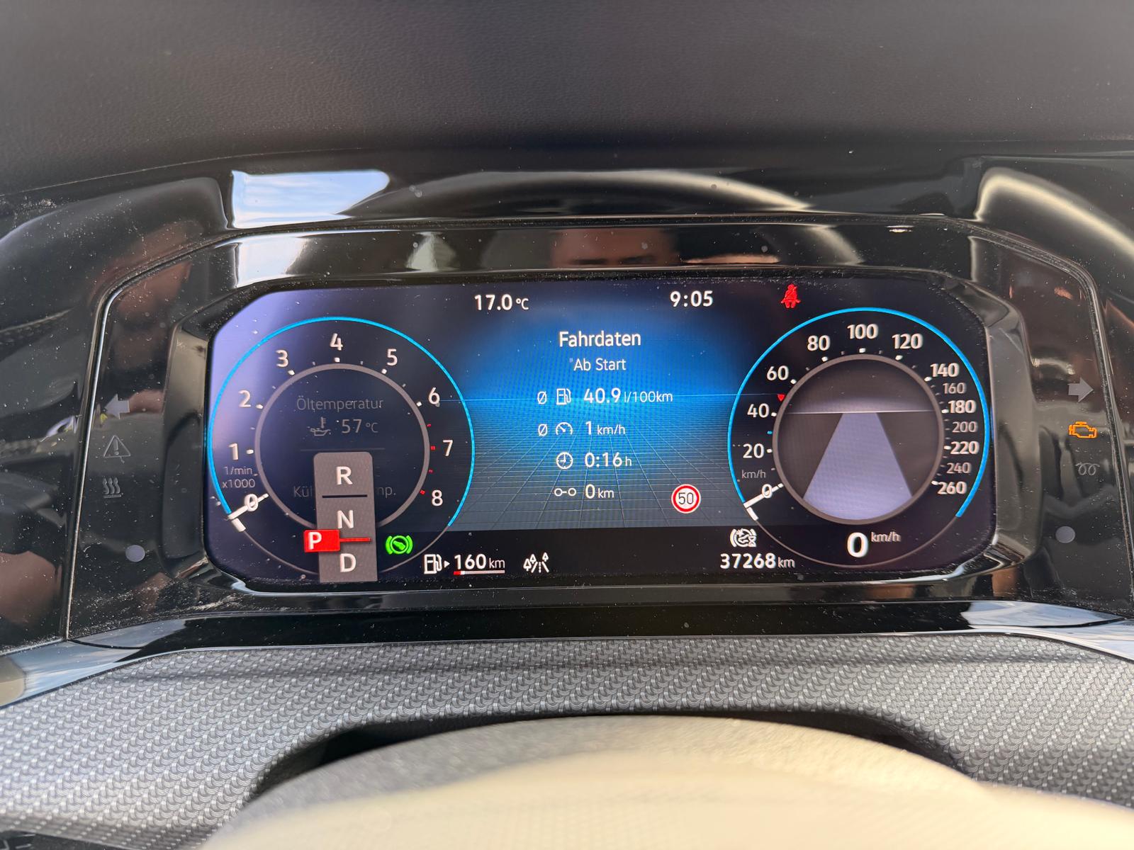 VW Golf Variant 2.0 TSI R-Line DSG 4Motion-image-14