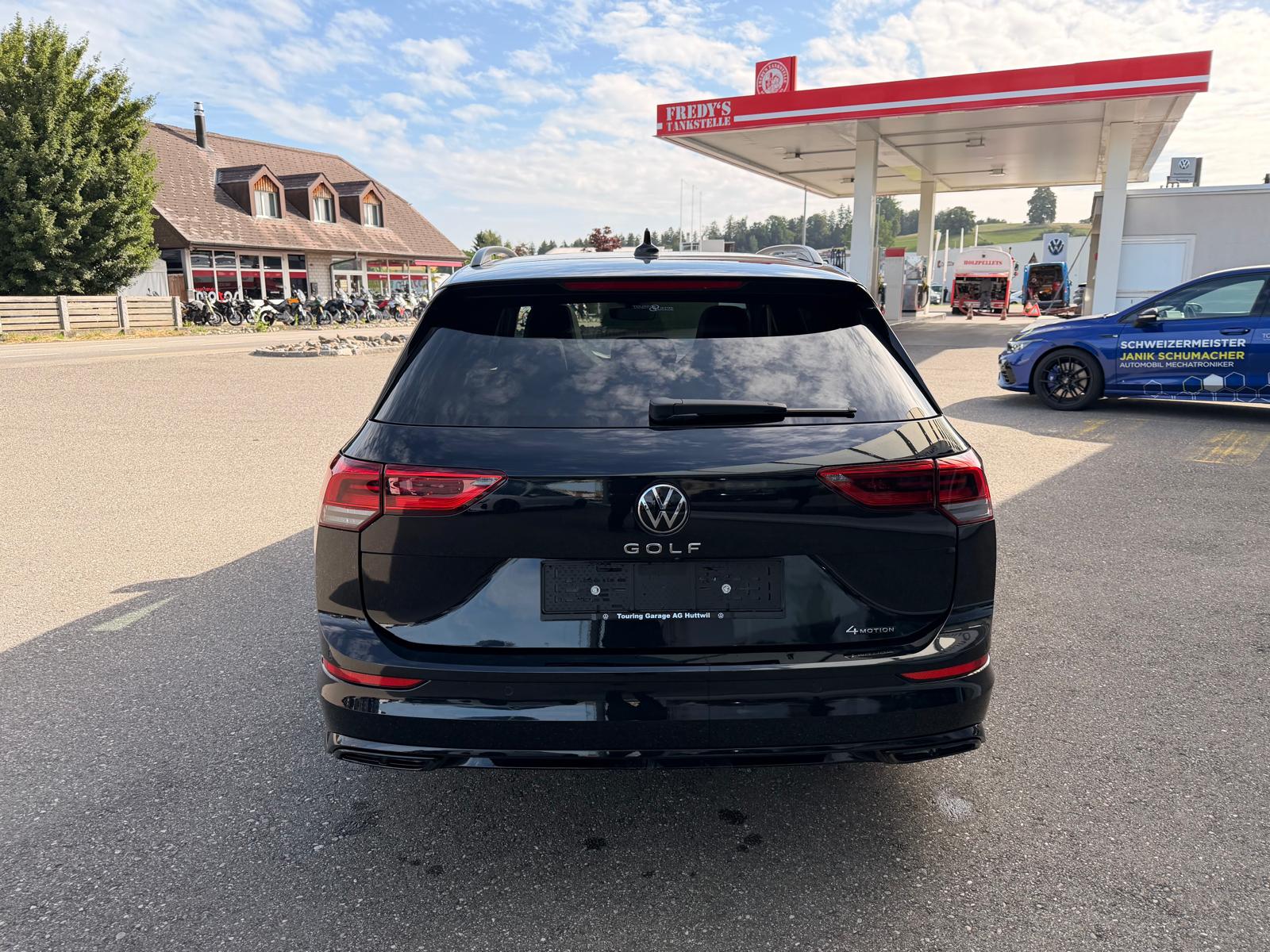 VW Golf Variant 2.0 TSI R-Line DSG 4Motion-image-3