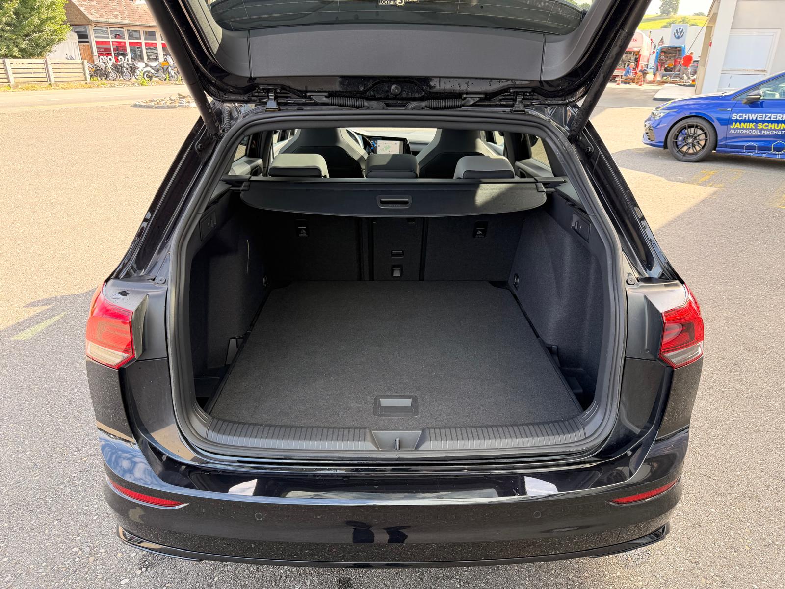 VW Golf Variant 2.0 TSI R-Line DSG 4Motion-image-26