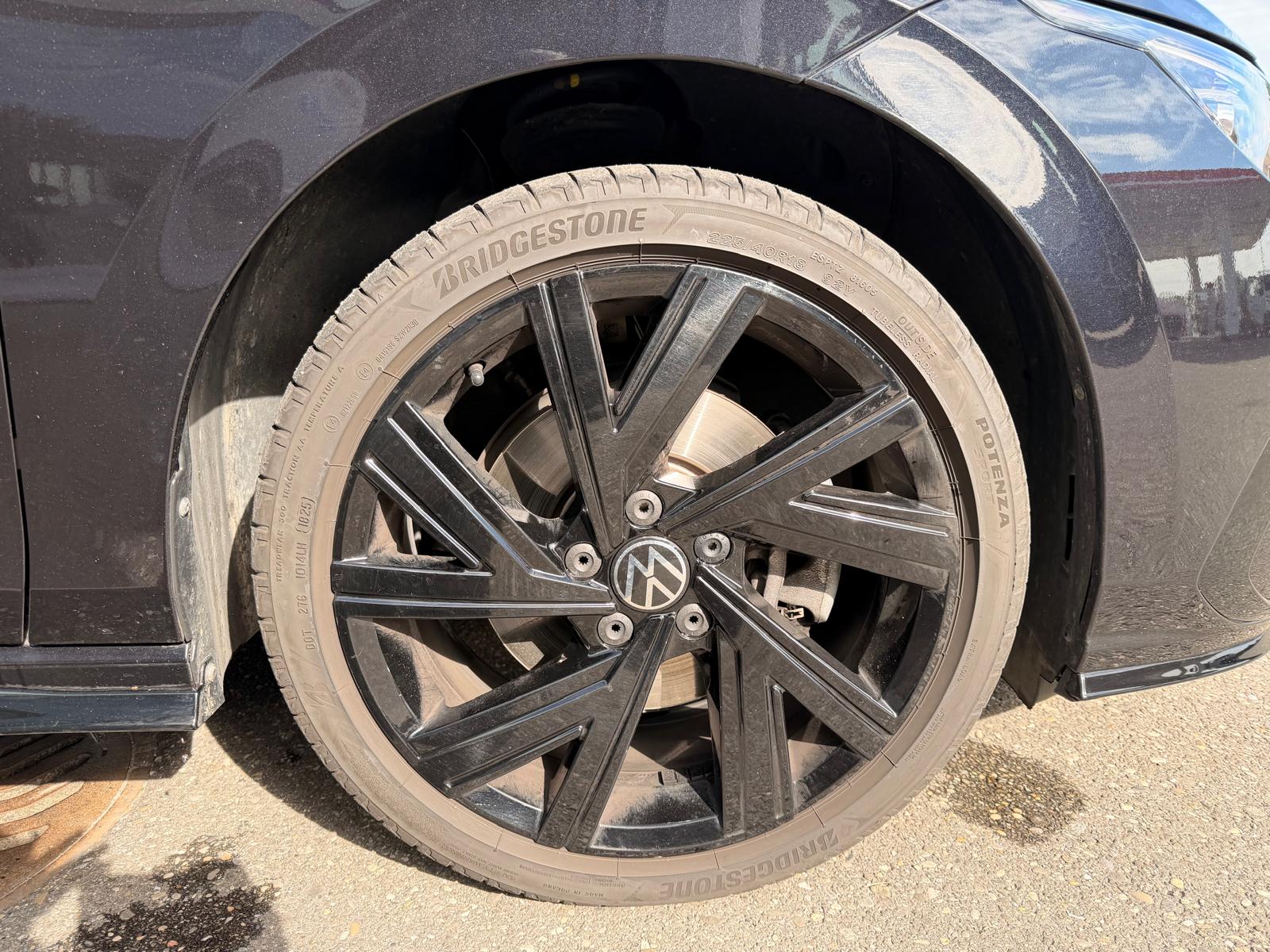 VW Golf Variant 2.0 TSI R-Line DSG 4Motion-image-9