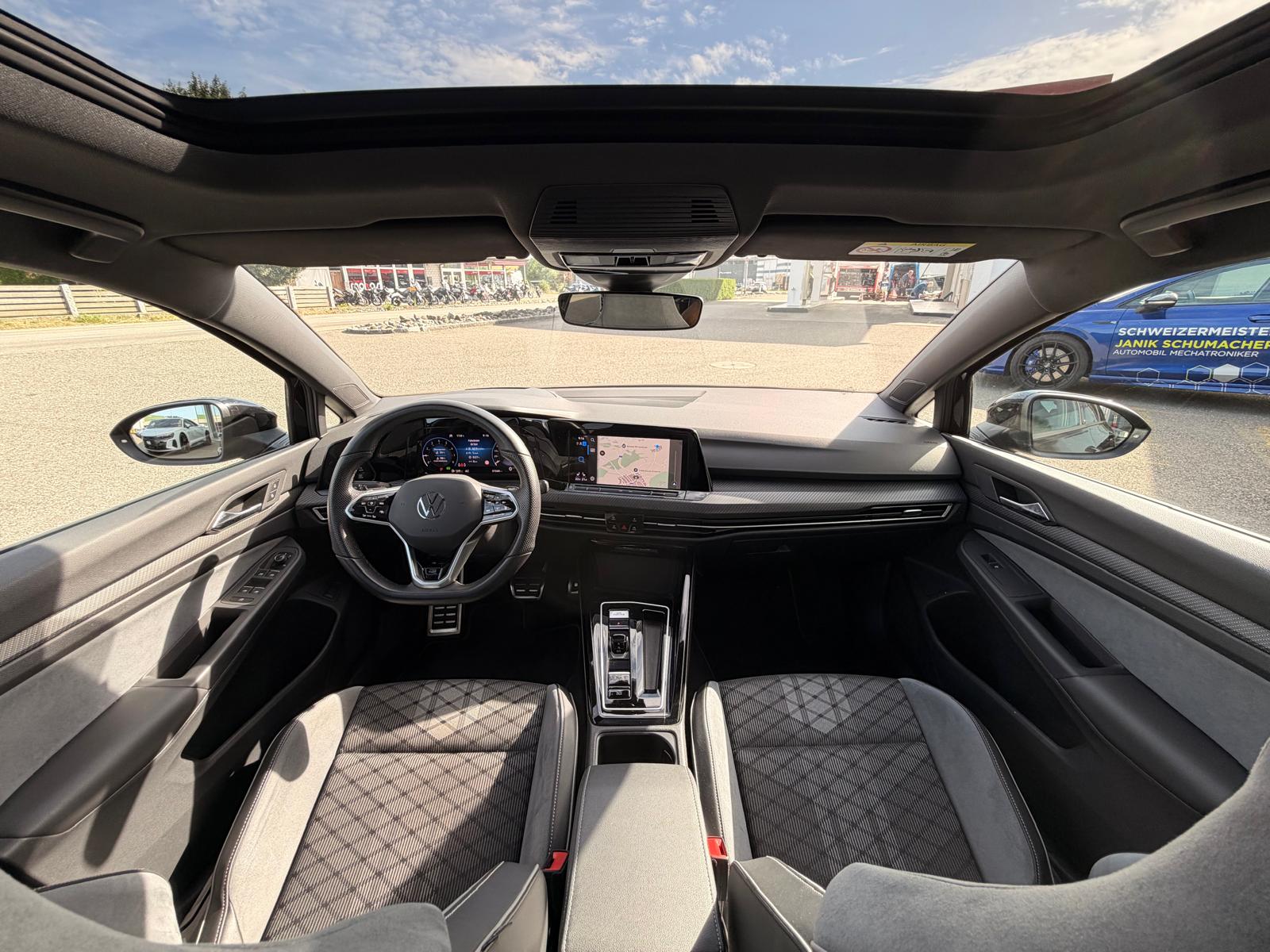 VW Golf Variant 2.0 TSI R-Line DSG 4Motion-image-22