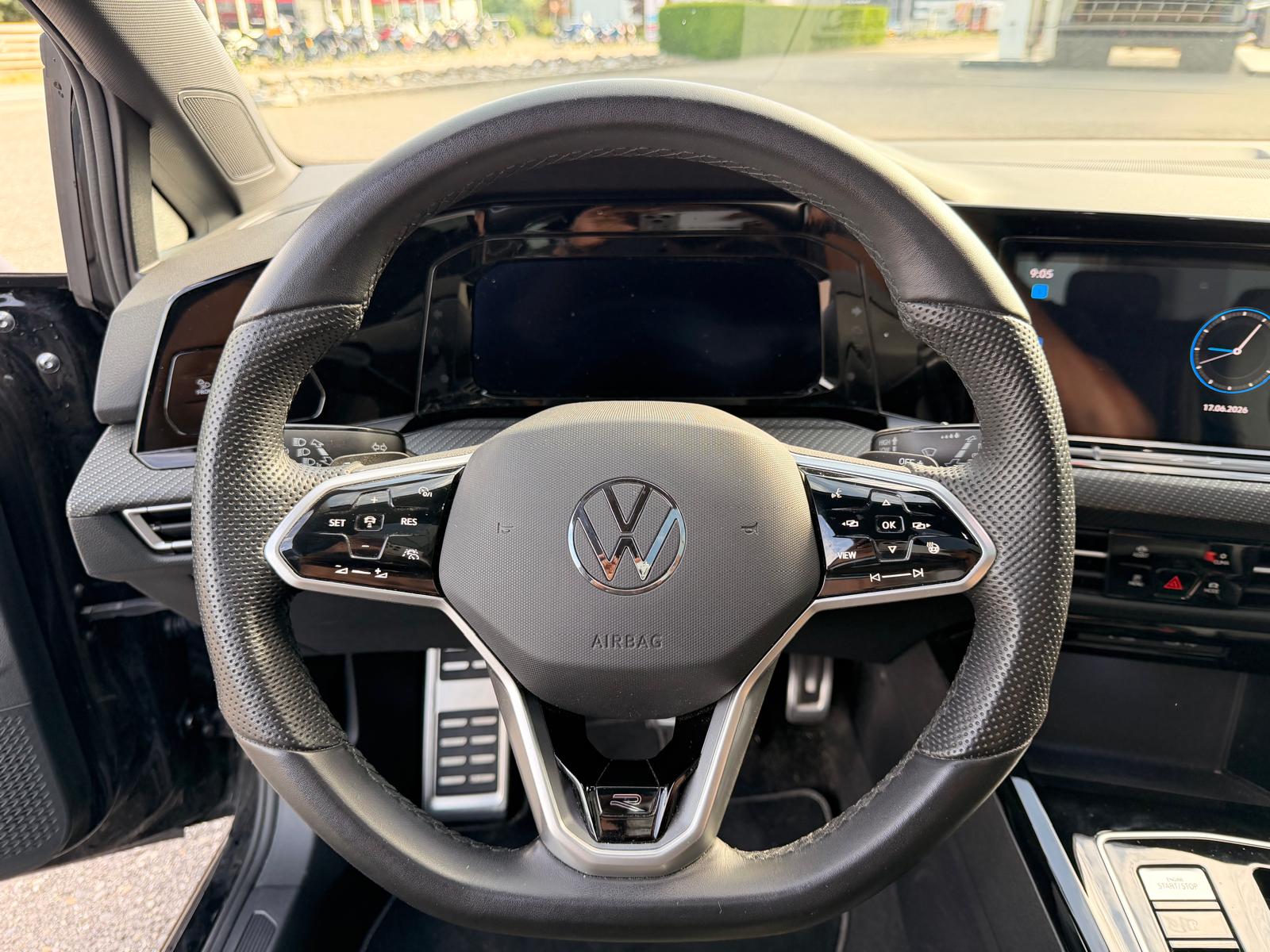 VW Golf Variant 2.0 TSI R-Line DSG 4Motion-image-13