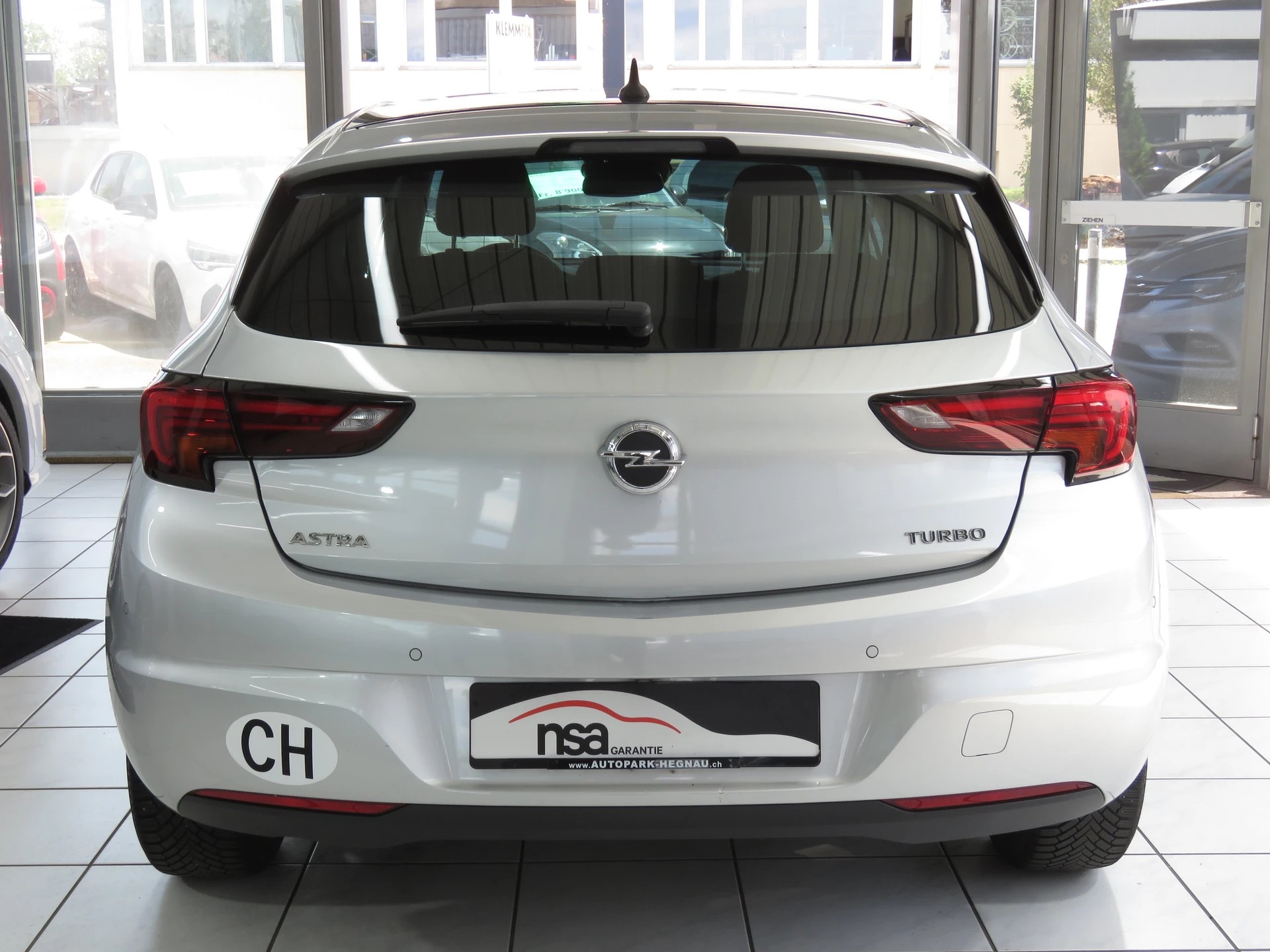 OPEL Astra 1.4i Turbo Black Edition-image-4