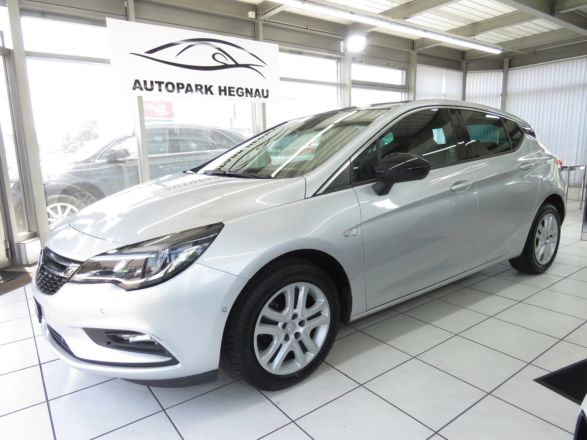 OPEL Astra 1.4i Turbo Black Edition-image-0