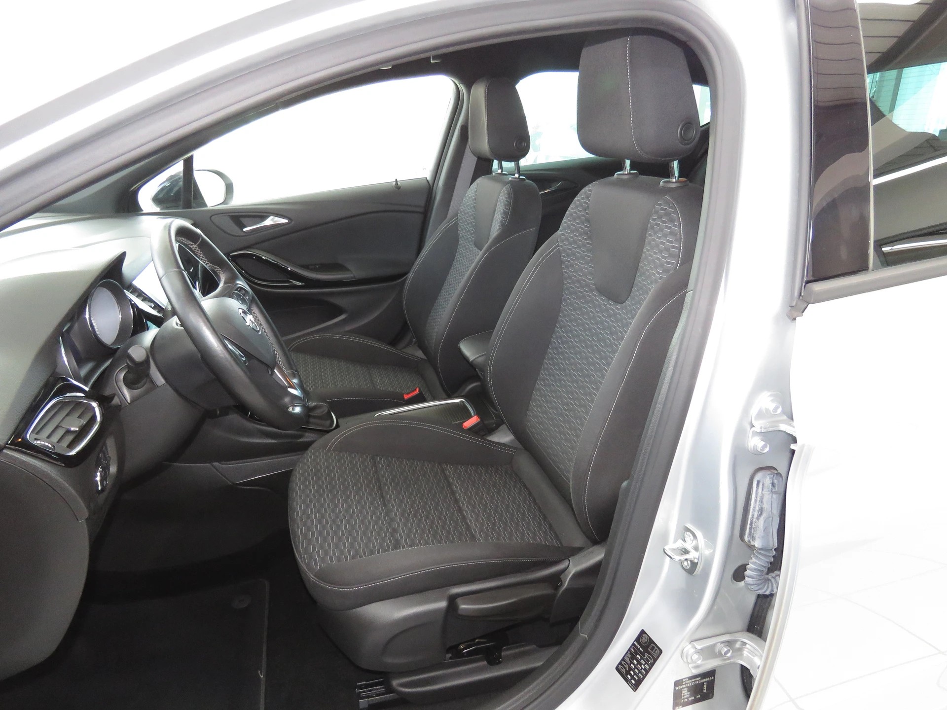 OPEL Astra 1.4i Turbo Black Edition-image-7
