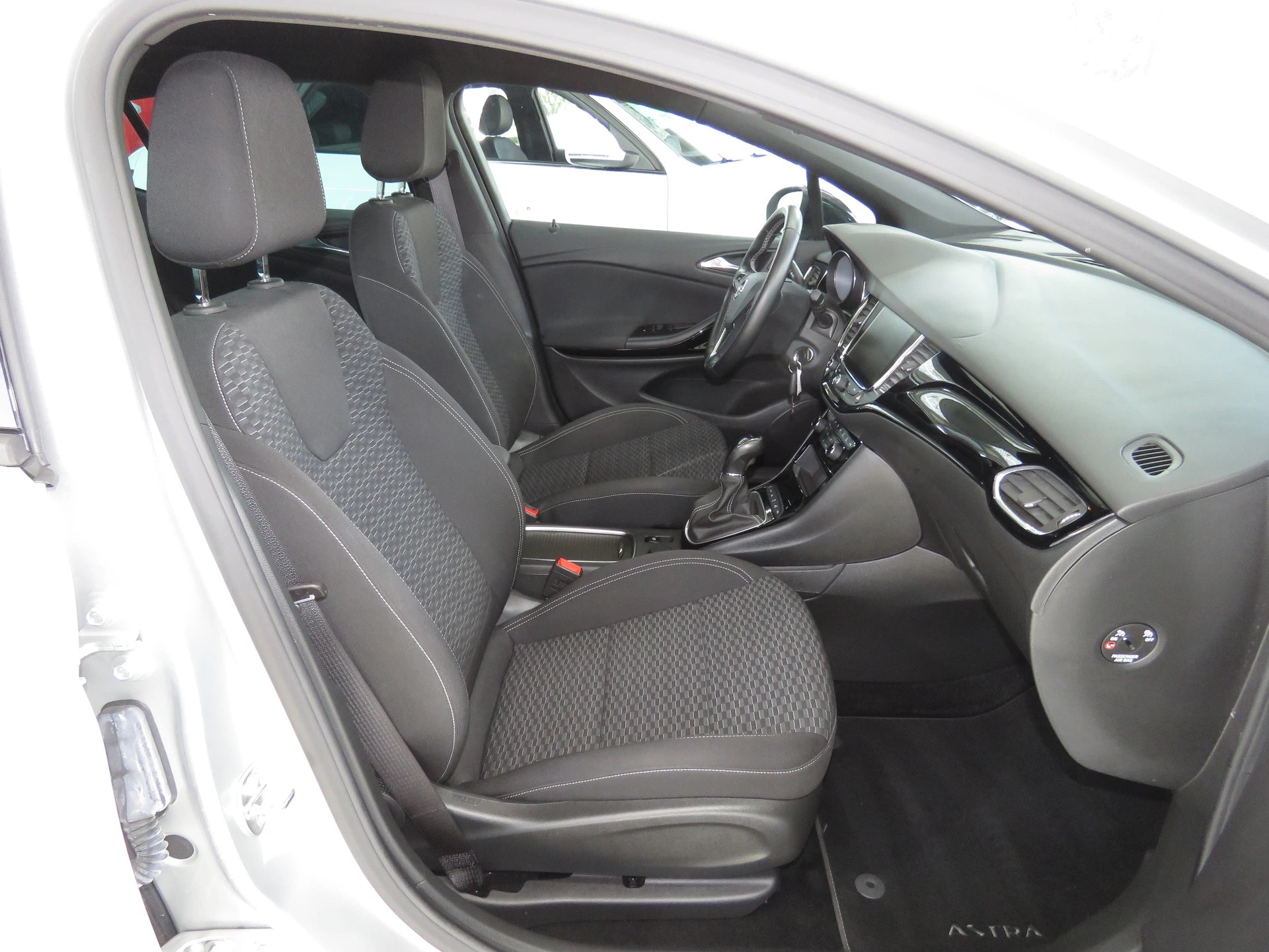 OPEL Astra 1.4i Turbo Black Edition-image-11