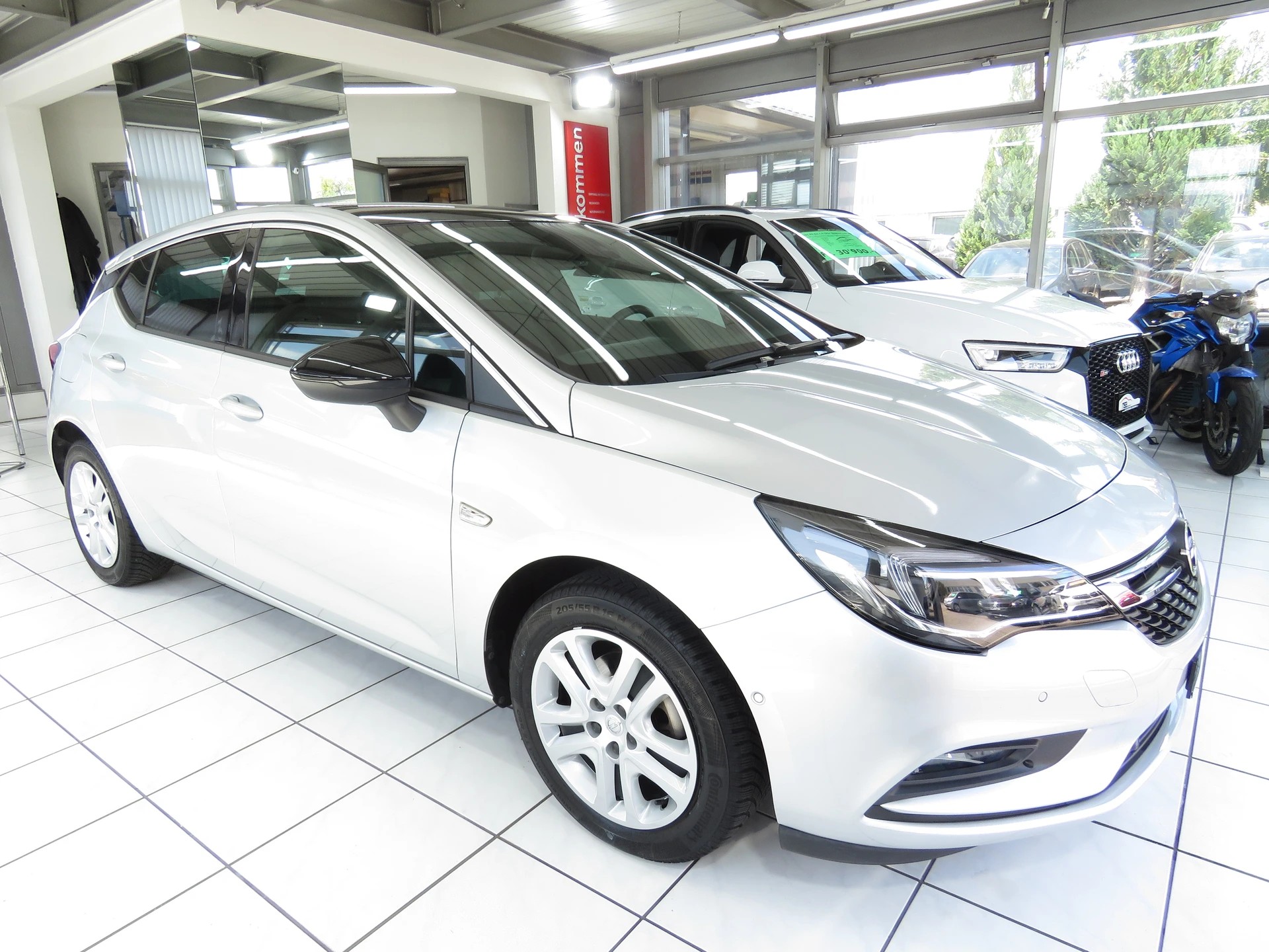 OPEL Astra 1.4i Turbo Black Edition-image-2