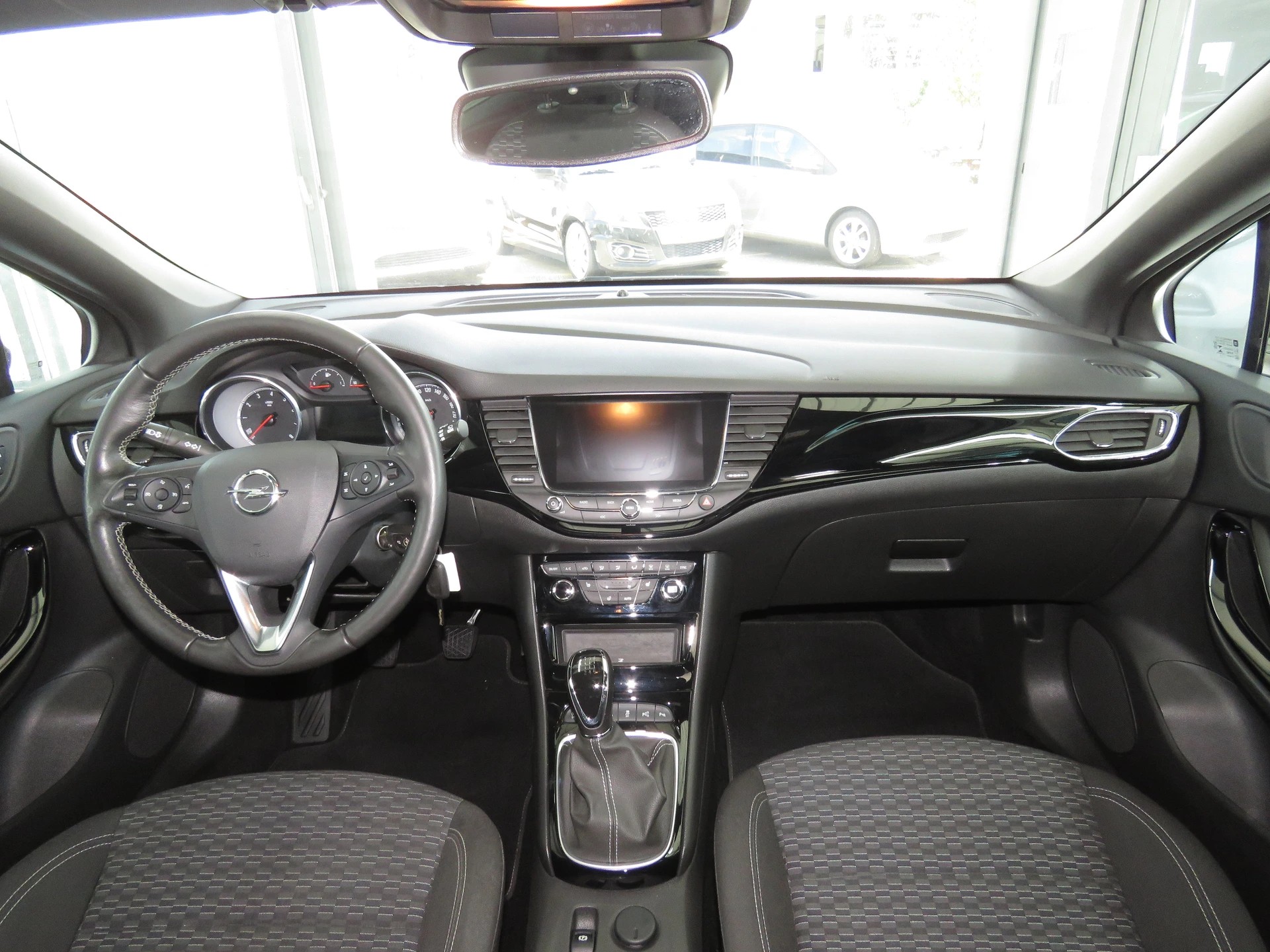 OPEL Astra 1.4i Turbo Black Edition-image-13