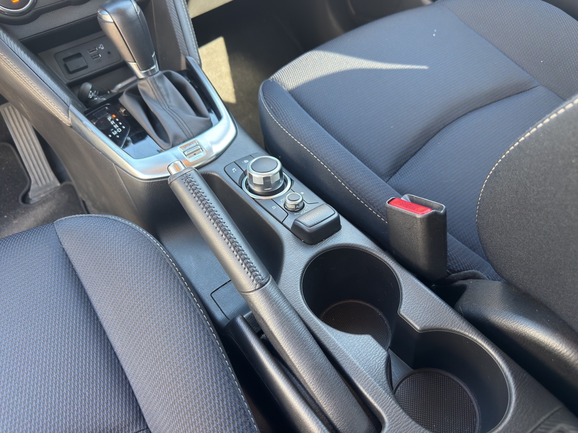 MAZDA 2 SKYACTIV-G 90 Revolution Automat-image-16