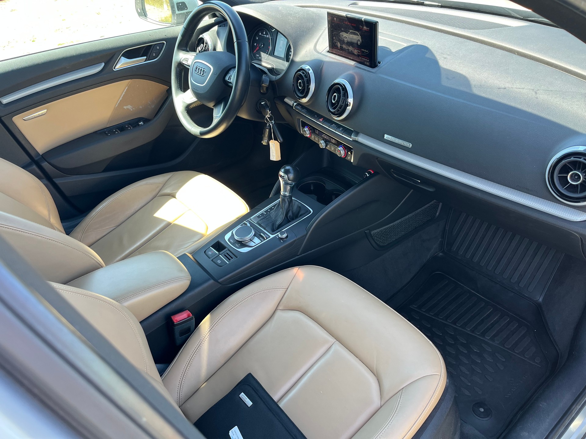 AUDI A3 Sportback 1.8 TFSI quattro S-tronic S Line-image-10