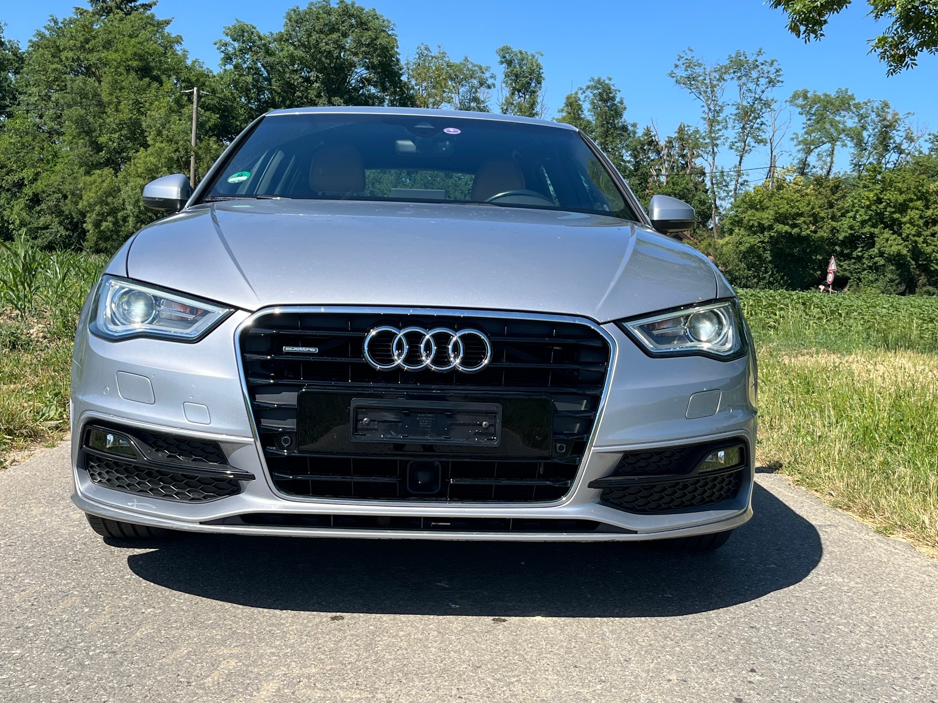 AUDI A3 Sportback 1.8 TFSI quattro S-tronic S Line-image-3