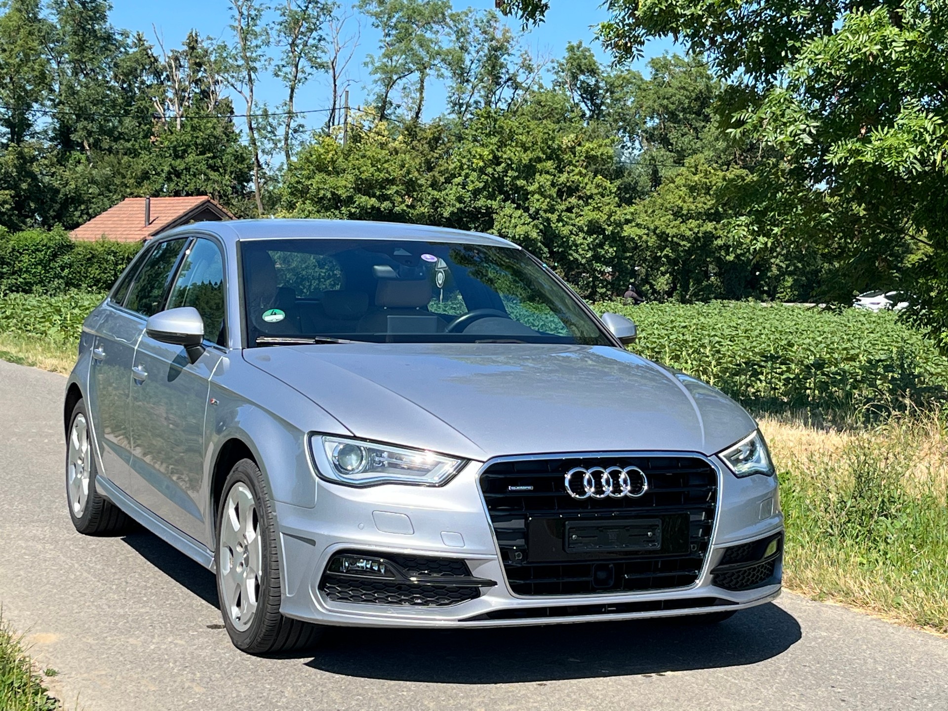 AUDI A3 Sportback 1.8 TFSI quattro S-tronic S Line-image-2