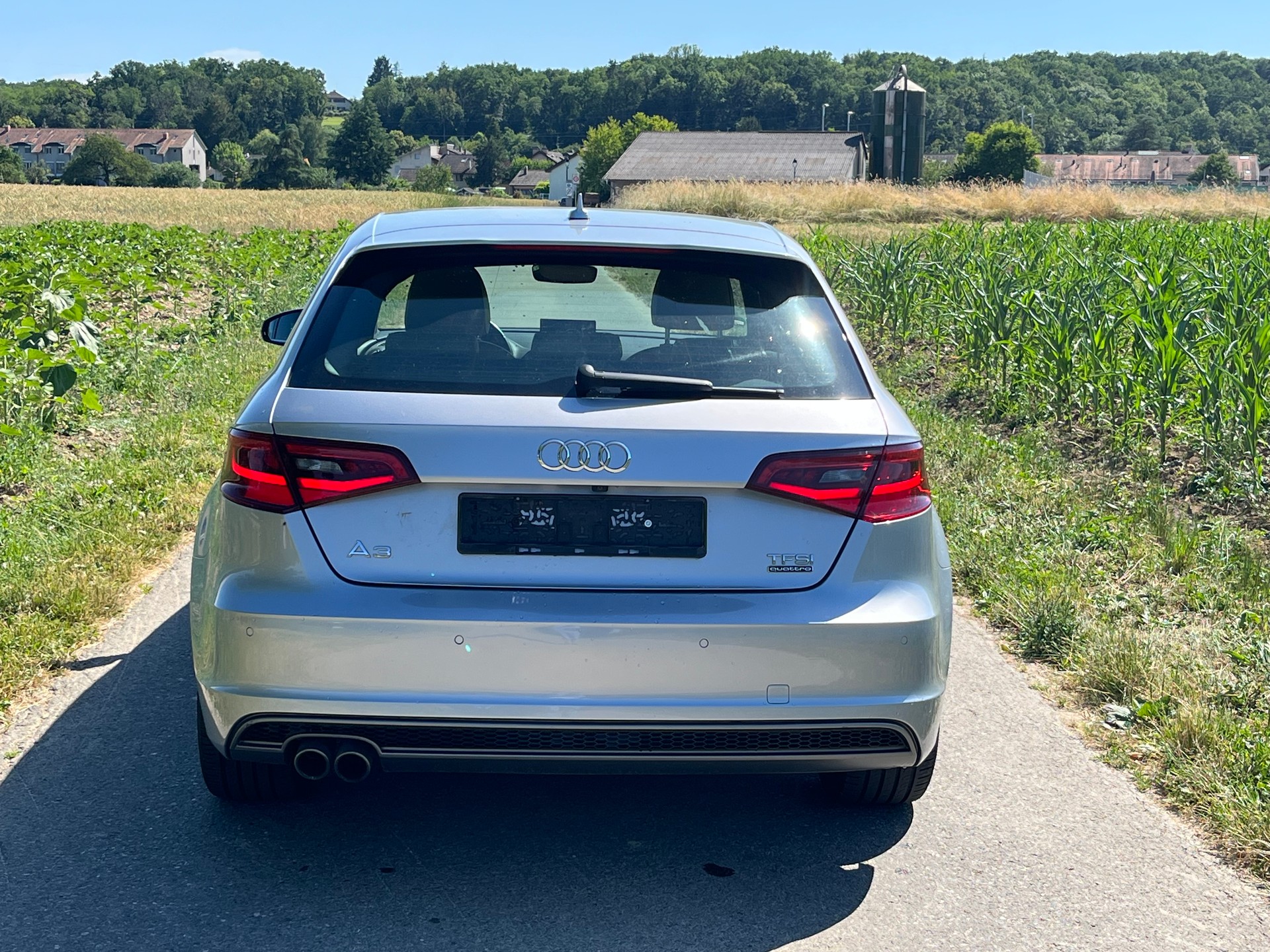 AUDI A3 Sportback 1.8 TFSI quattro S-tronic S Line-image-9