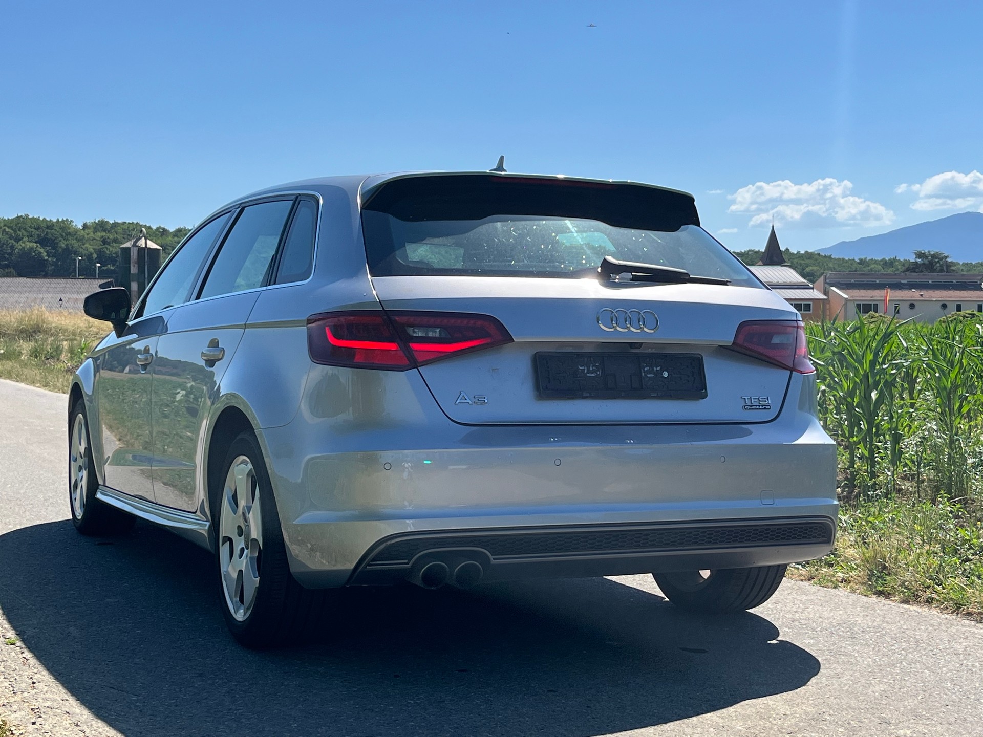 AUDI A3 Sportback 1.8 TFSI quattro S-tronic S Line-image-7