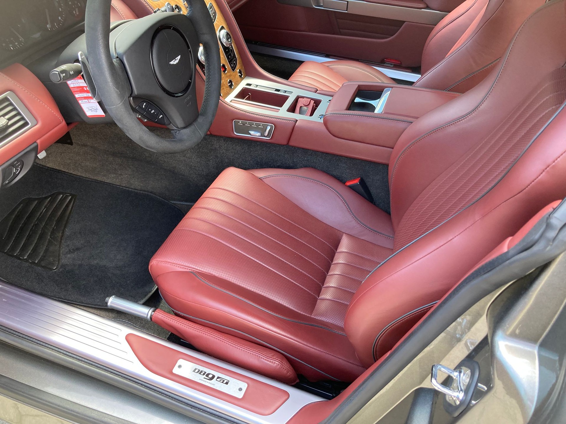 ASTON MARTIN DB9 GT Touchtronic 2-image-9