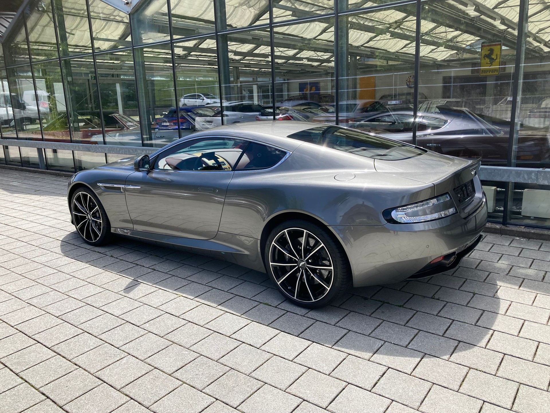 ASTON MARTIN DB9 GT Touchtronic 2-image-2