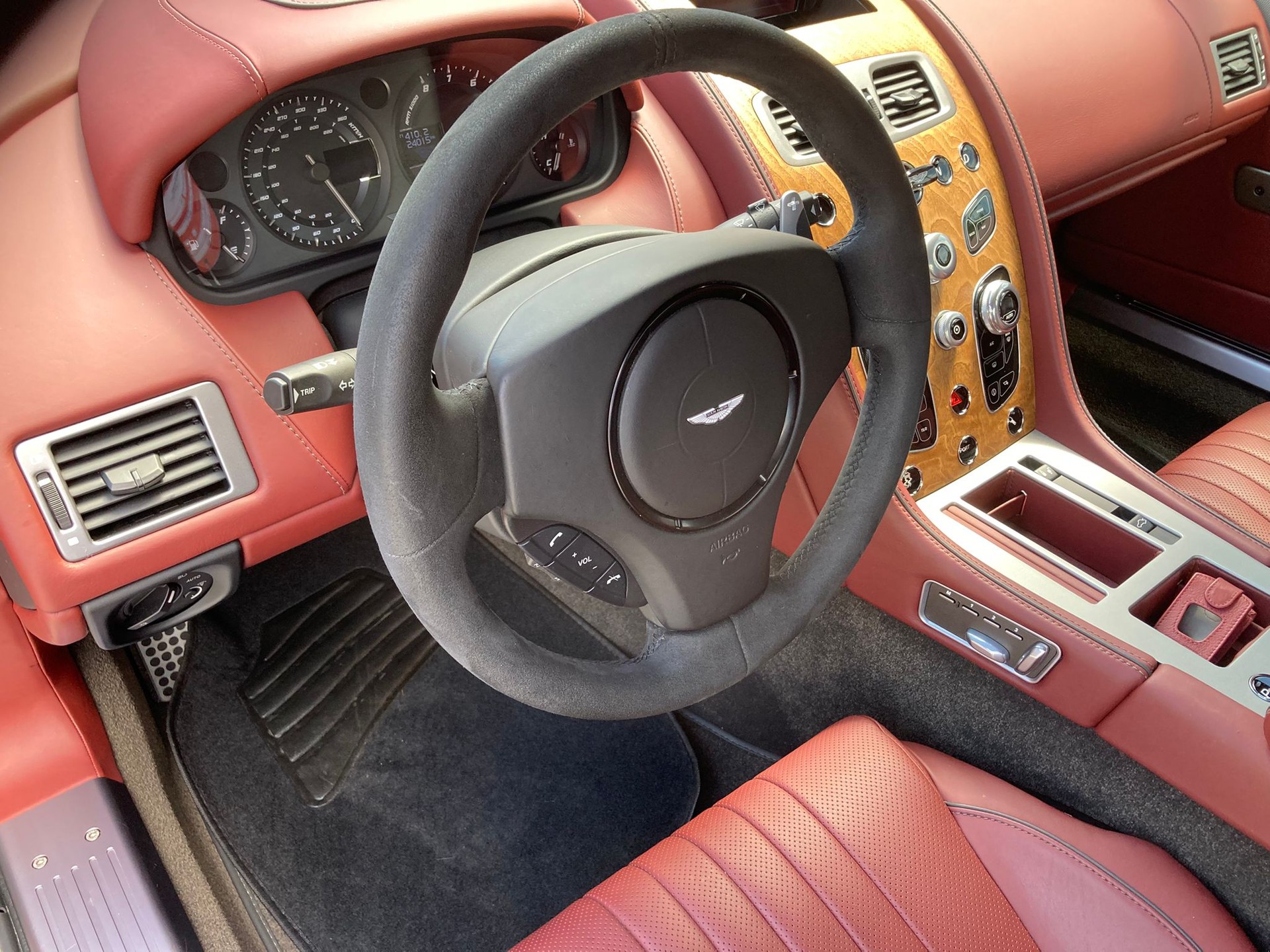 ASTON MARTIN DB9 GT Touchtronic 2-image-7
