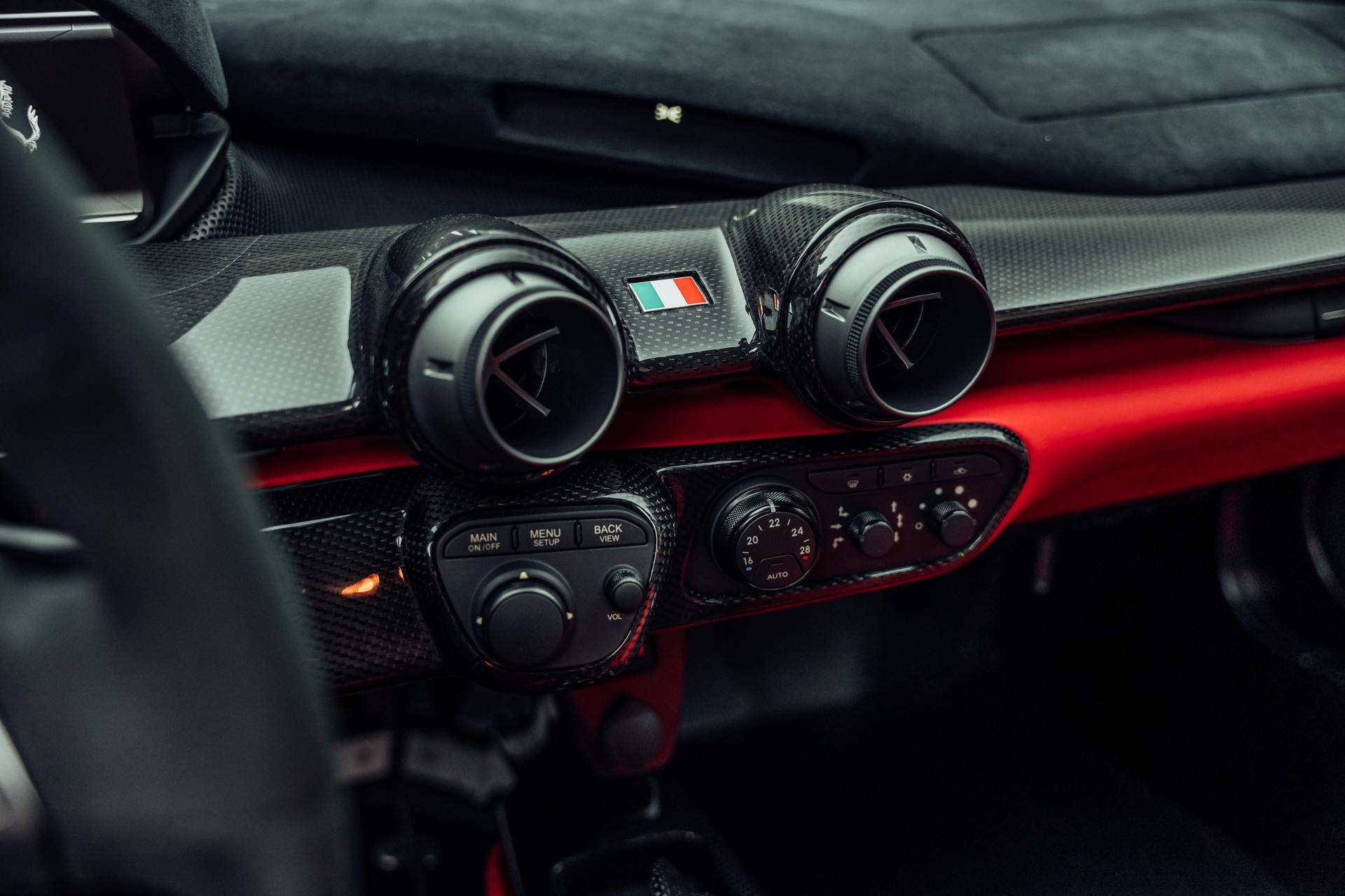 FERRARI LaFerrari-image-11
