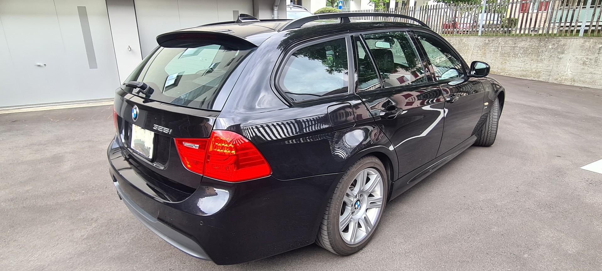 BMW 325i xDrive Touring E91-image-2