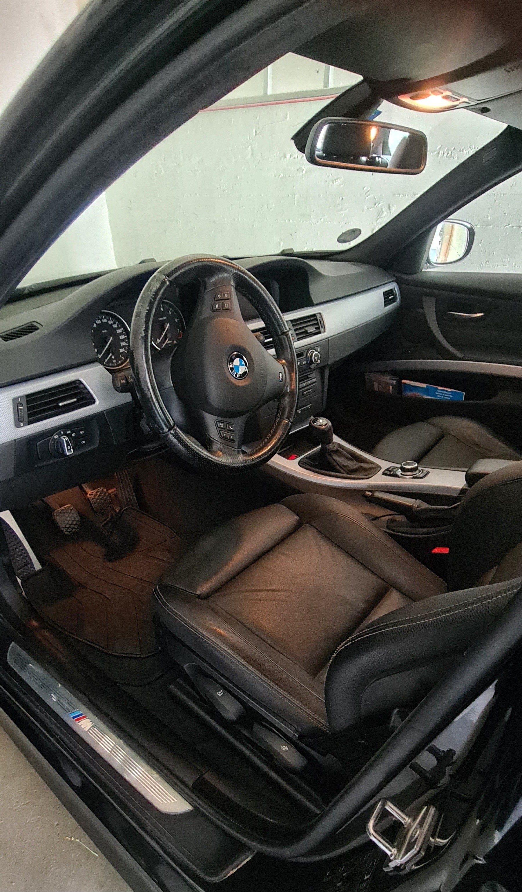 BMW 325i xDrive Touring E91-image-5