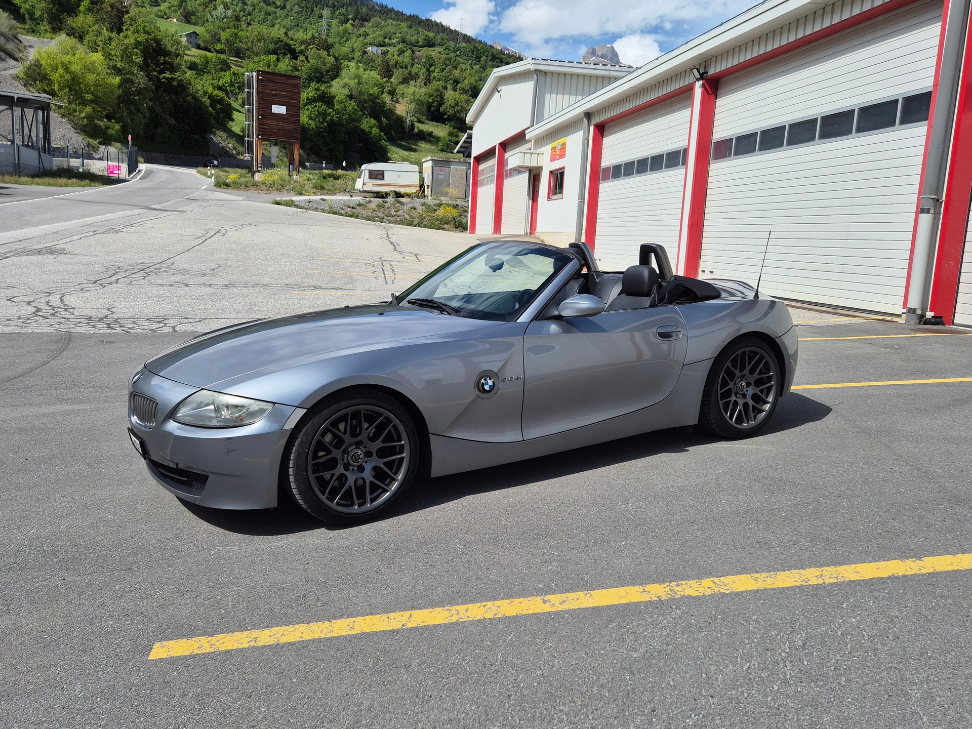 BMW 3.0si-image-1