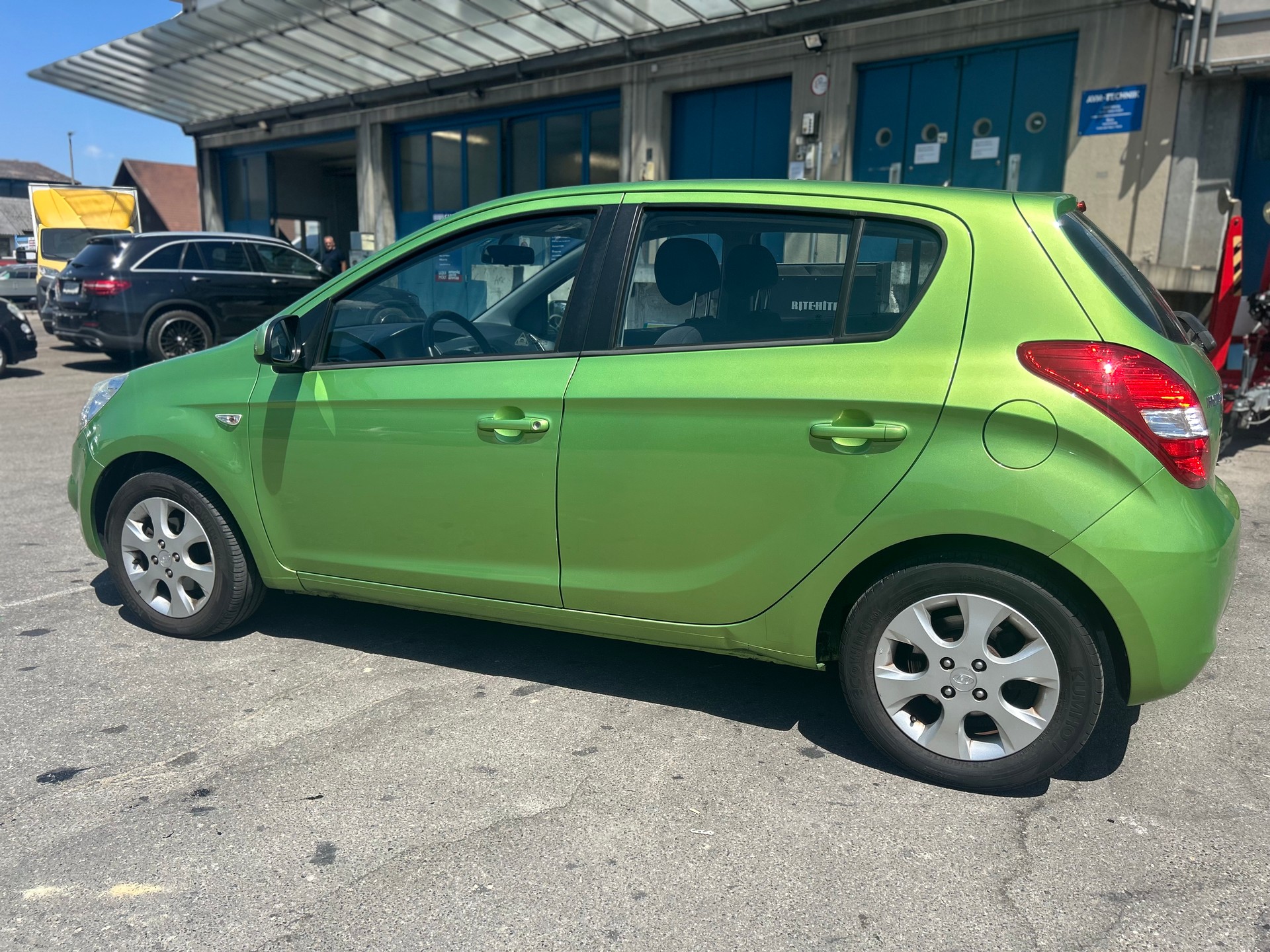 HYUNDAI i20 1.4 Swiss Plus Edition-image-3