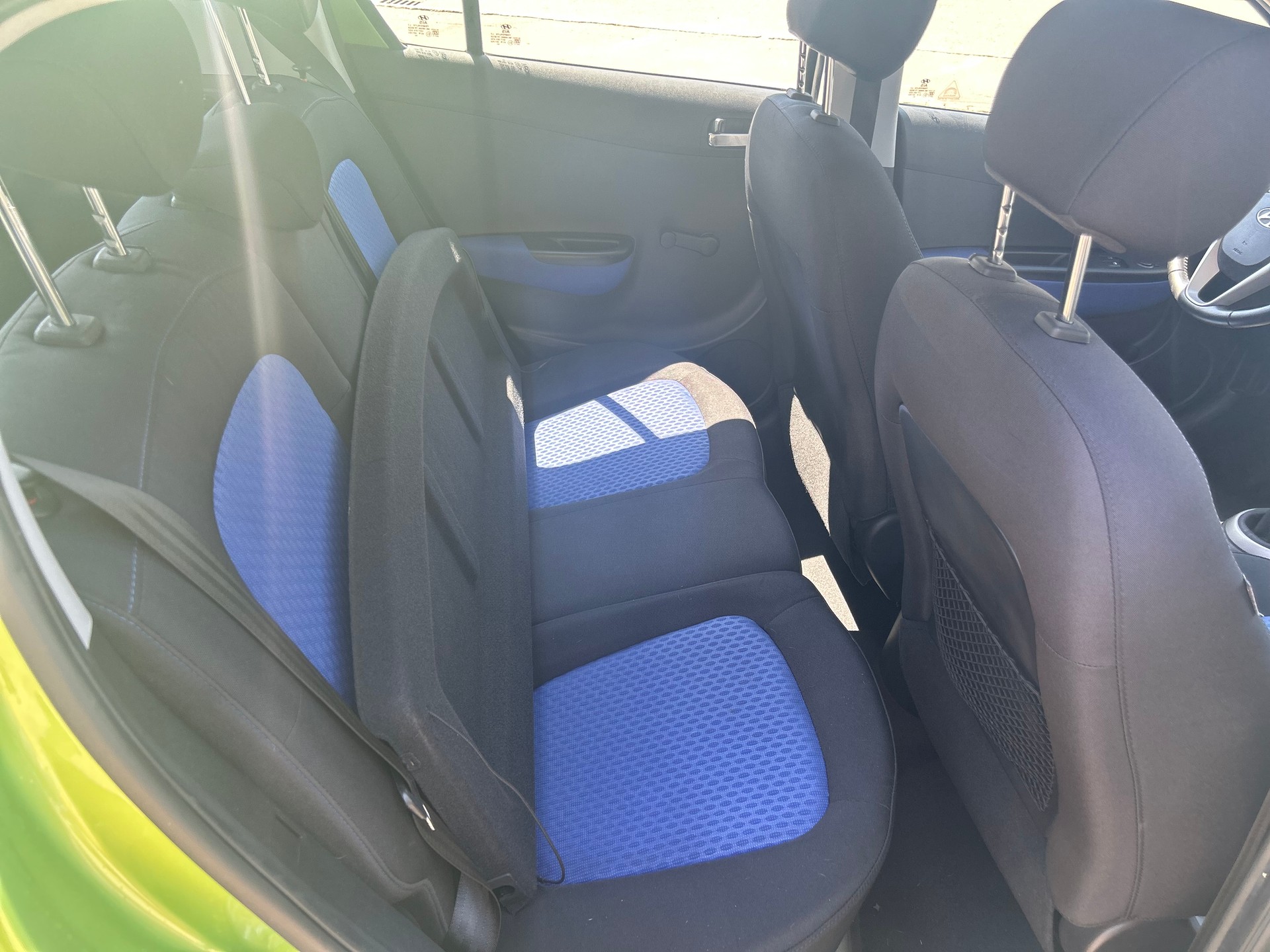 HYUNDAI i20 1.4 Swiss Plus Edition-image-6