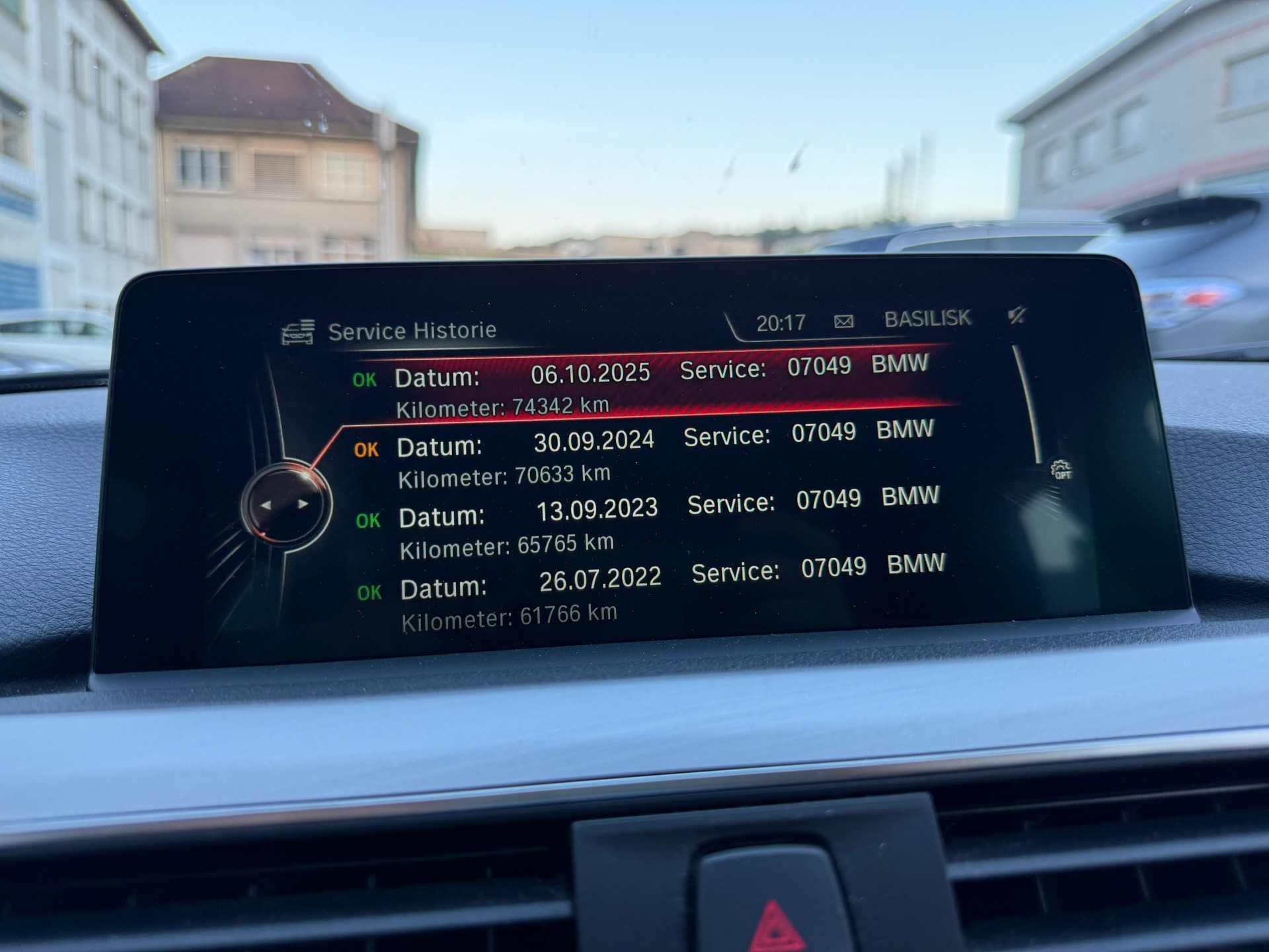 BMW 320i xDrive Touring M Sport Steptronic-image-10