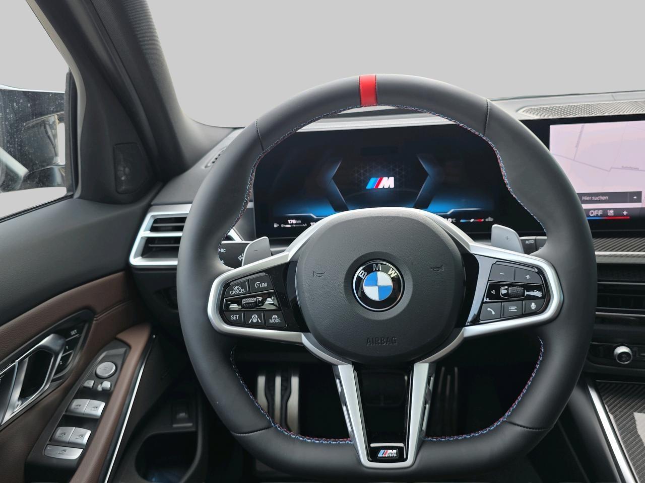 BMW M340i xDrive Touring-image-12