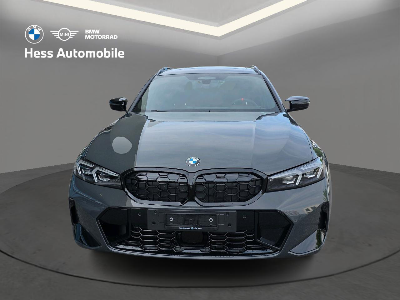 BMW M340i xDrive Touring-showroom-element-3